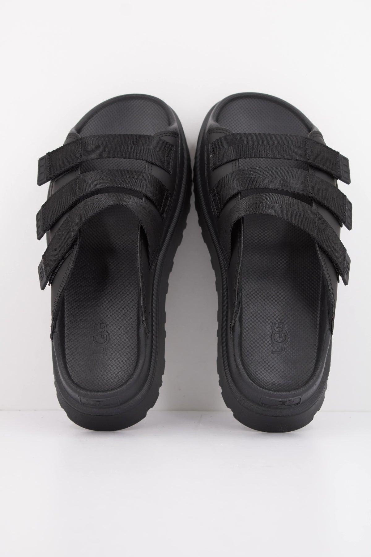 UGG W GOLDEN GLOW SLIDE en color NEGRO (3)