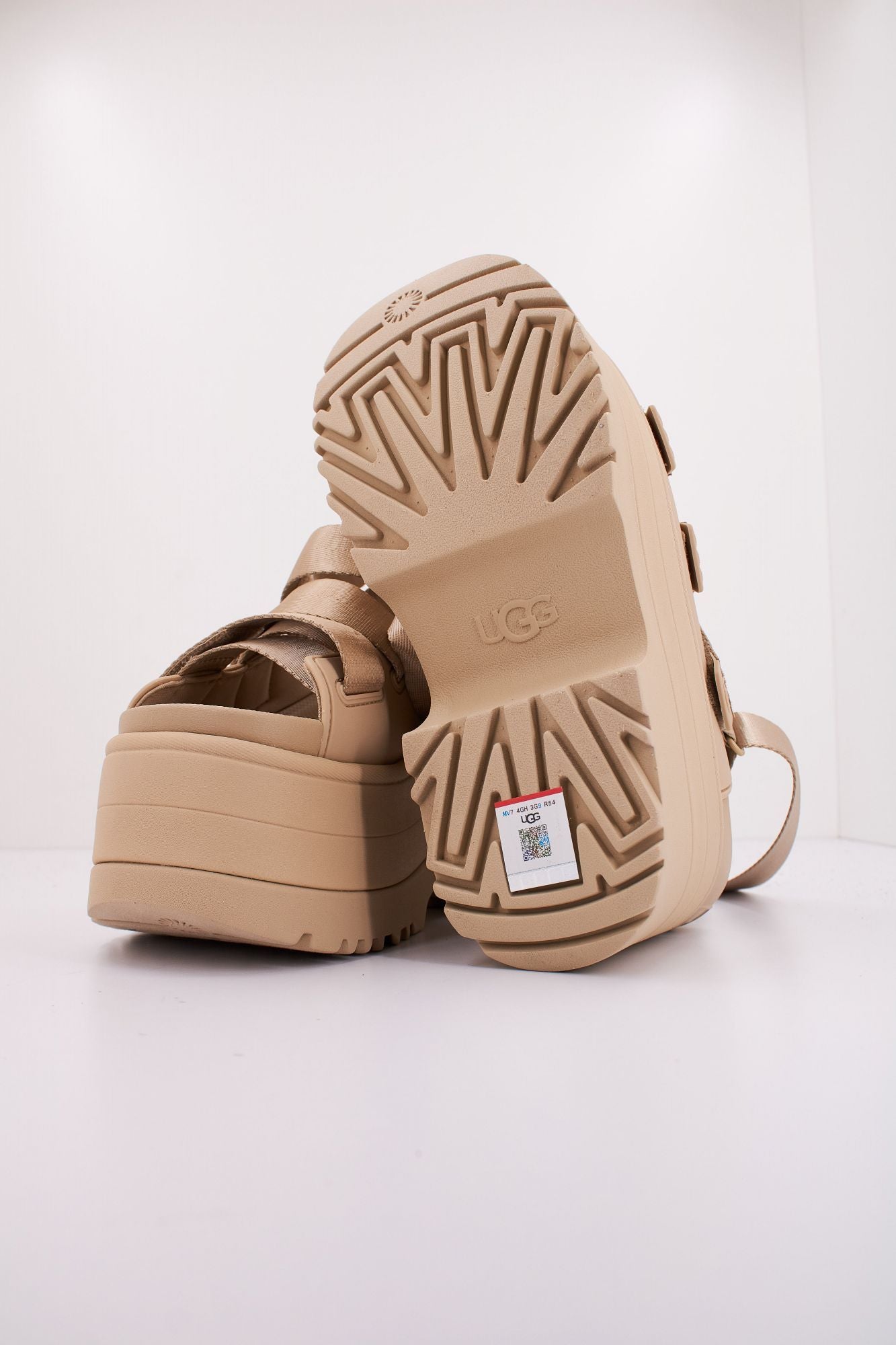 UGG W GOLDEN RISE en color BEIS (5)