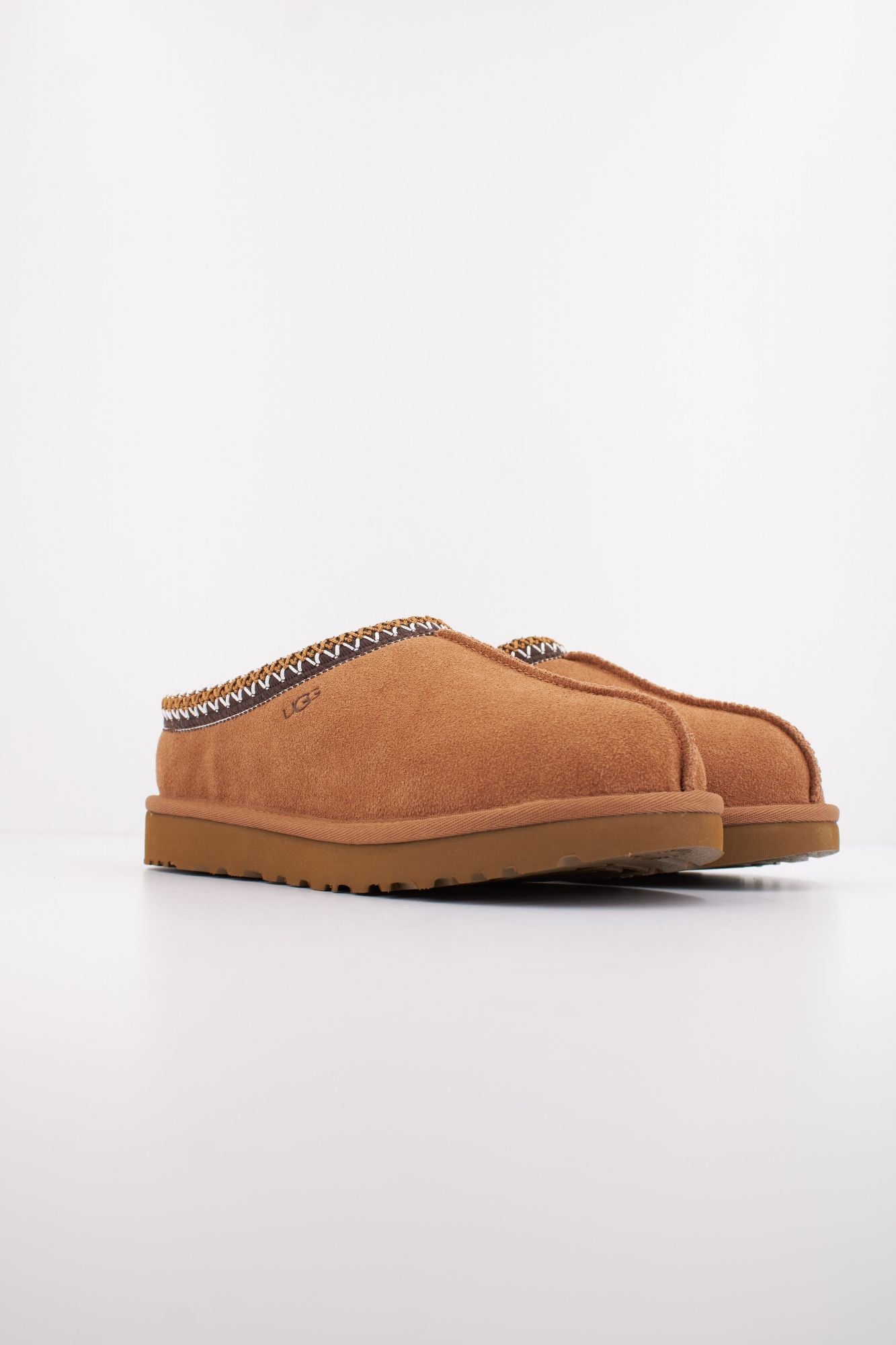 UGG W TASMAN II en color MARRON (2)