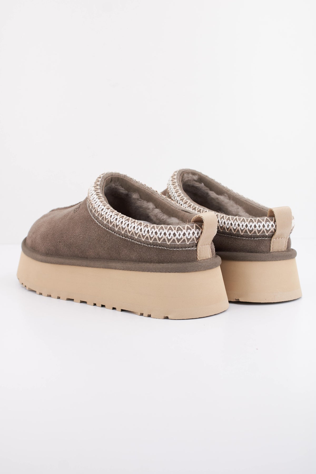 UGG W TAZZ II en color GRIS (4)