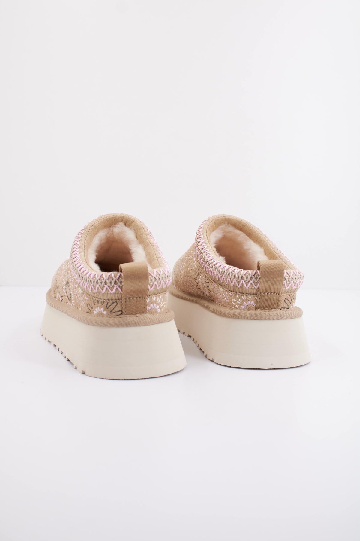 UGG W TAZZ SUN STITCH en color MARRON CLARO (4)