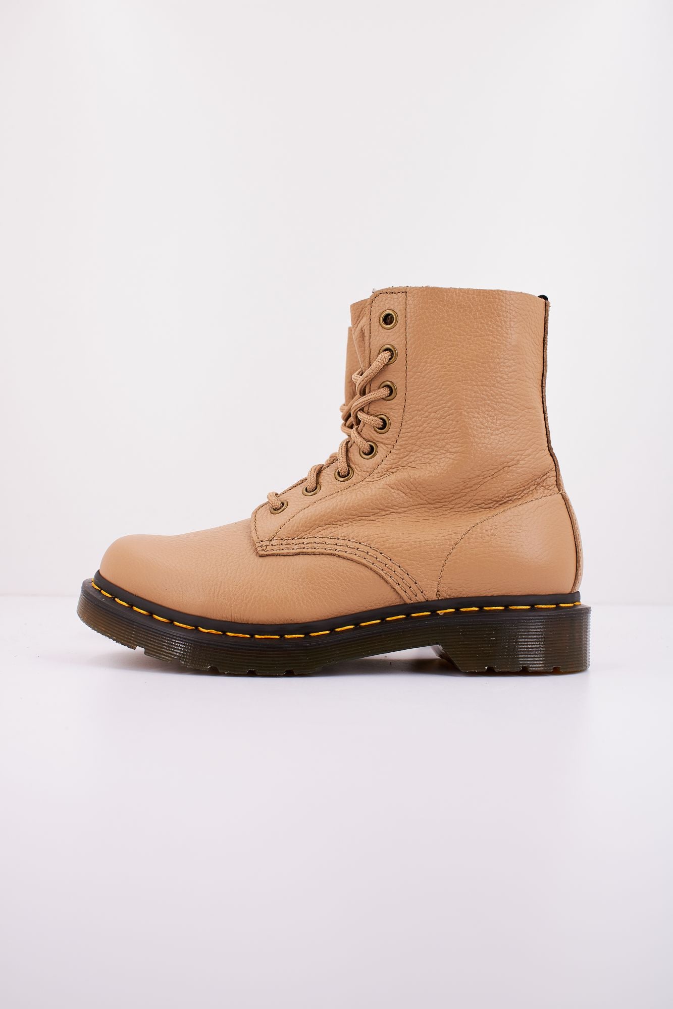 DR. MARTENS 1460 PASCAL en color MARRON CLARO (1)