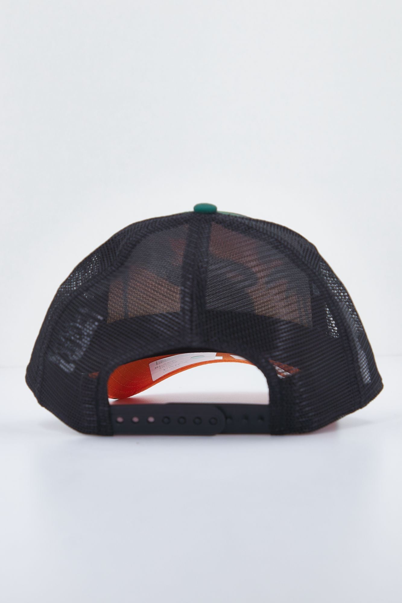 NEW ERA SUMMER CITY TRUCKER MIAHEA en color NEGRO (3)