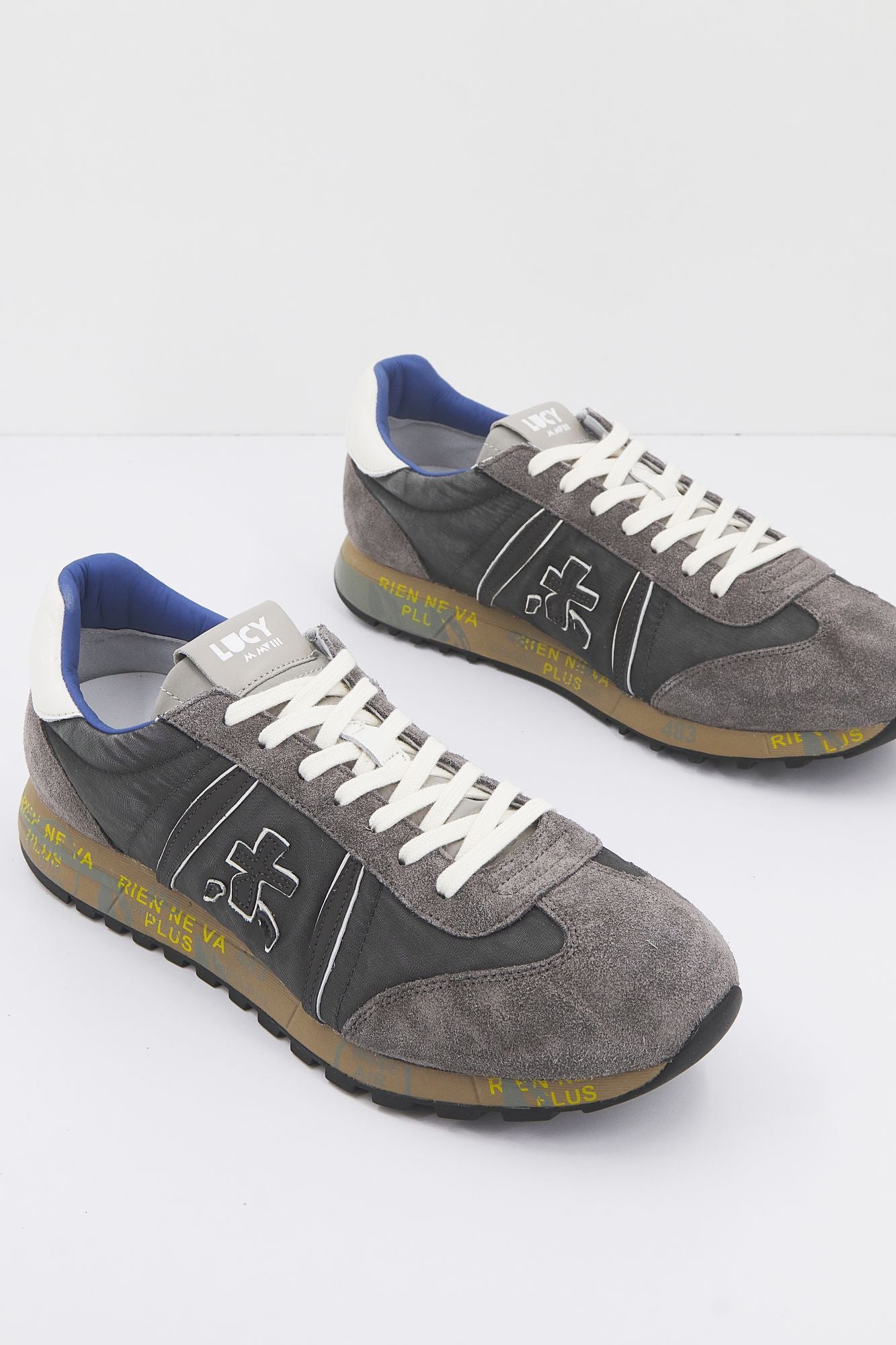 PREMIATA LUCY 6411 en color GRIS (1)