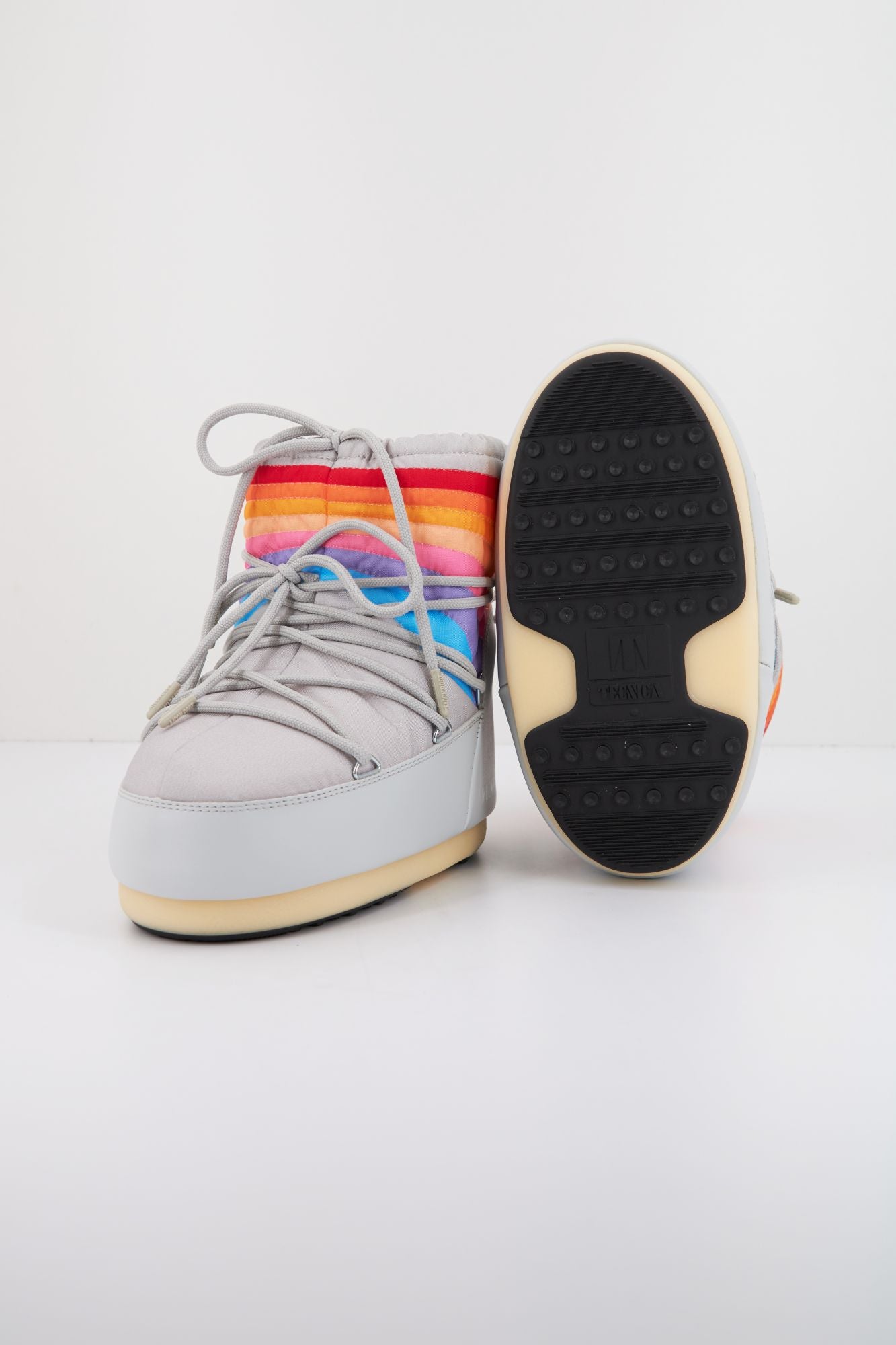 MOON BOOT MB ICON LOW RAINBOW en color GRIS (4)