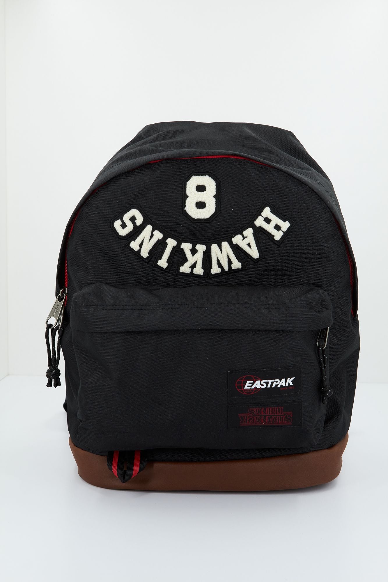 EASTPAK ST WYOMING - STRANGER THINGS en color NEGRO (1)