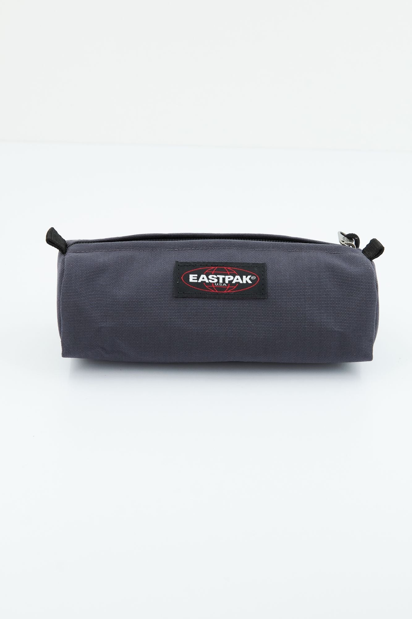 EASTPAK BENCHMARK SINGLE en color GRIS (1)