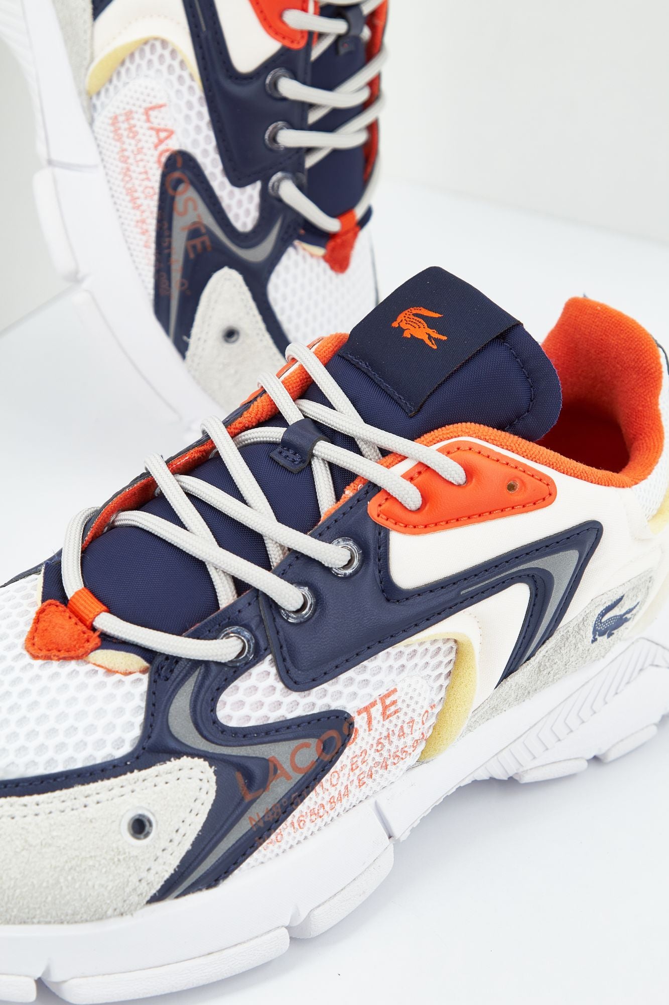 LACOSTE L003 NEO 223 1 SMA en color BEIS (3)