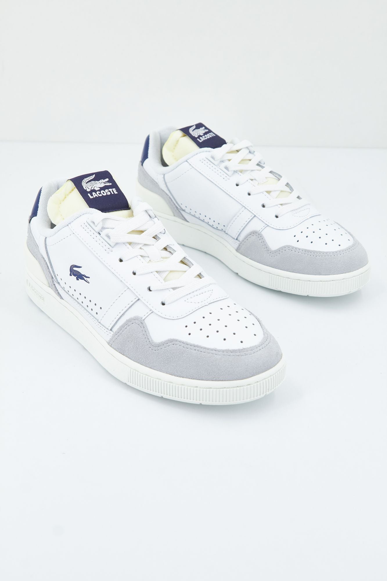 LACOSTE T-CLIP 223 5 SFA en color BLANCO (1)
