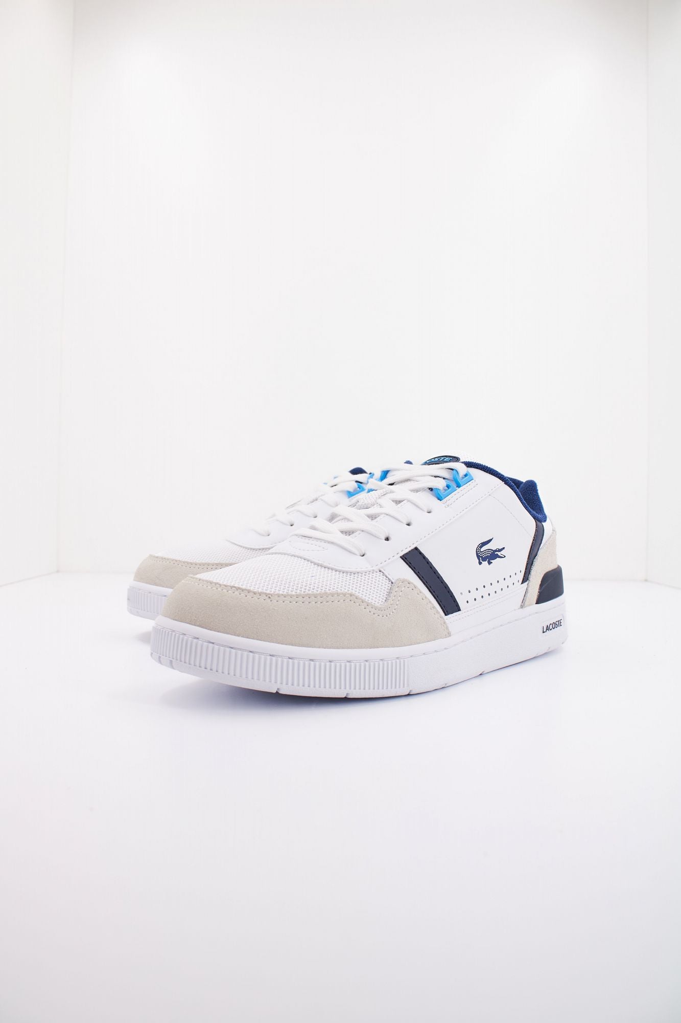 LACOSTE T-CLIP CONTRASTED LEATHER en color BLANCO (2)