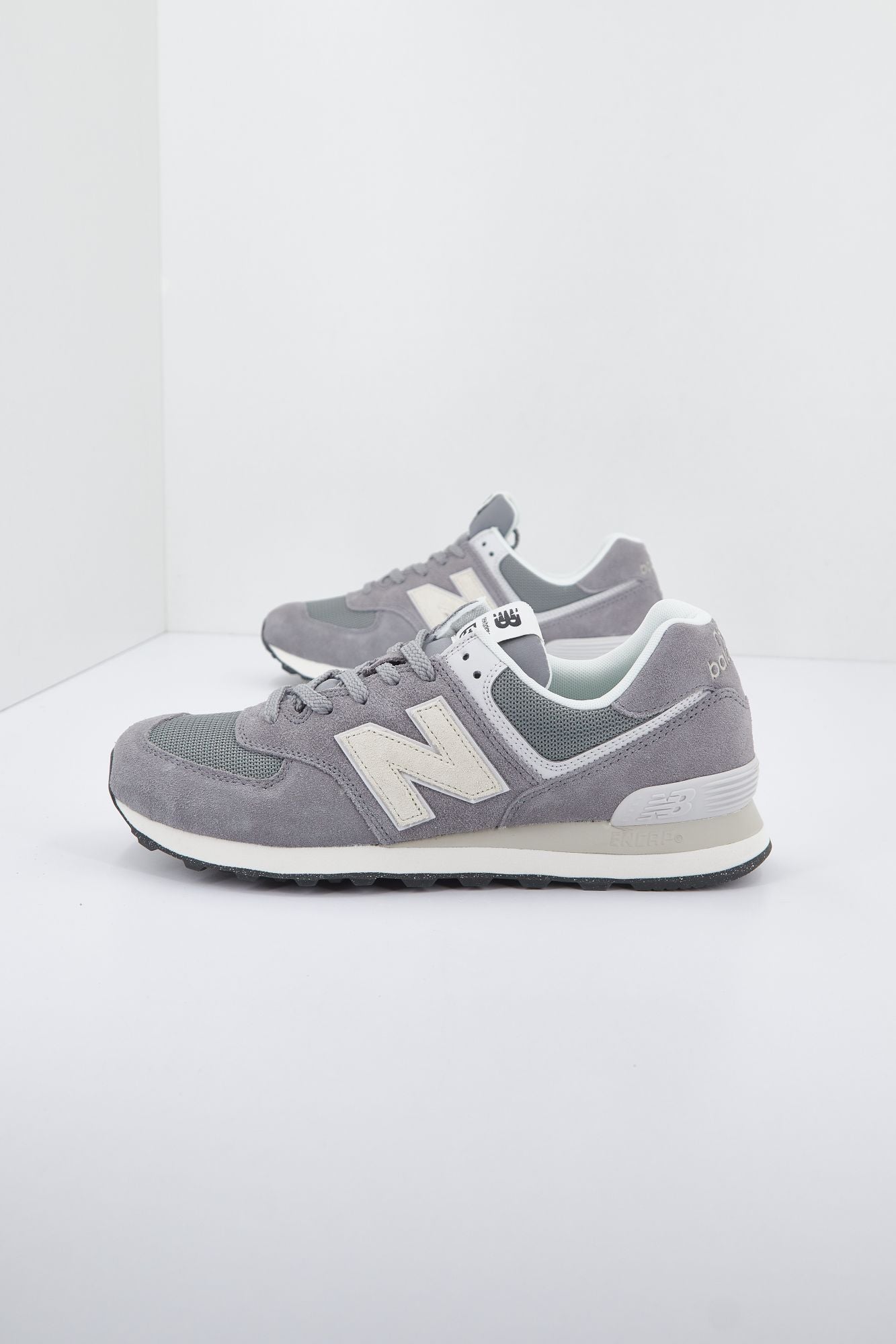 NEW BALANCE UL2 LIFESTYLE en color GRIS (3)