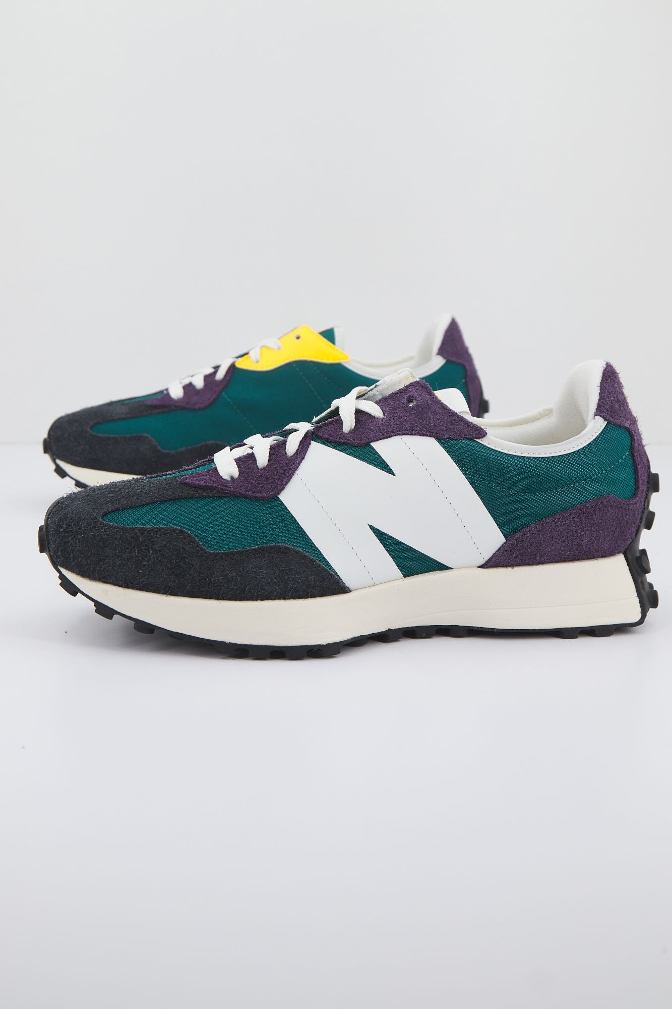 NEW BALANCE MS327 HA en color VERDE (2)