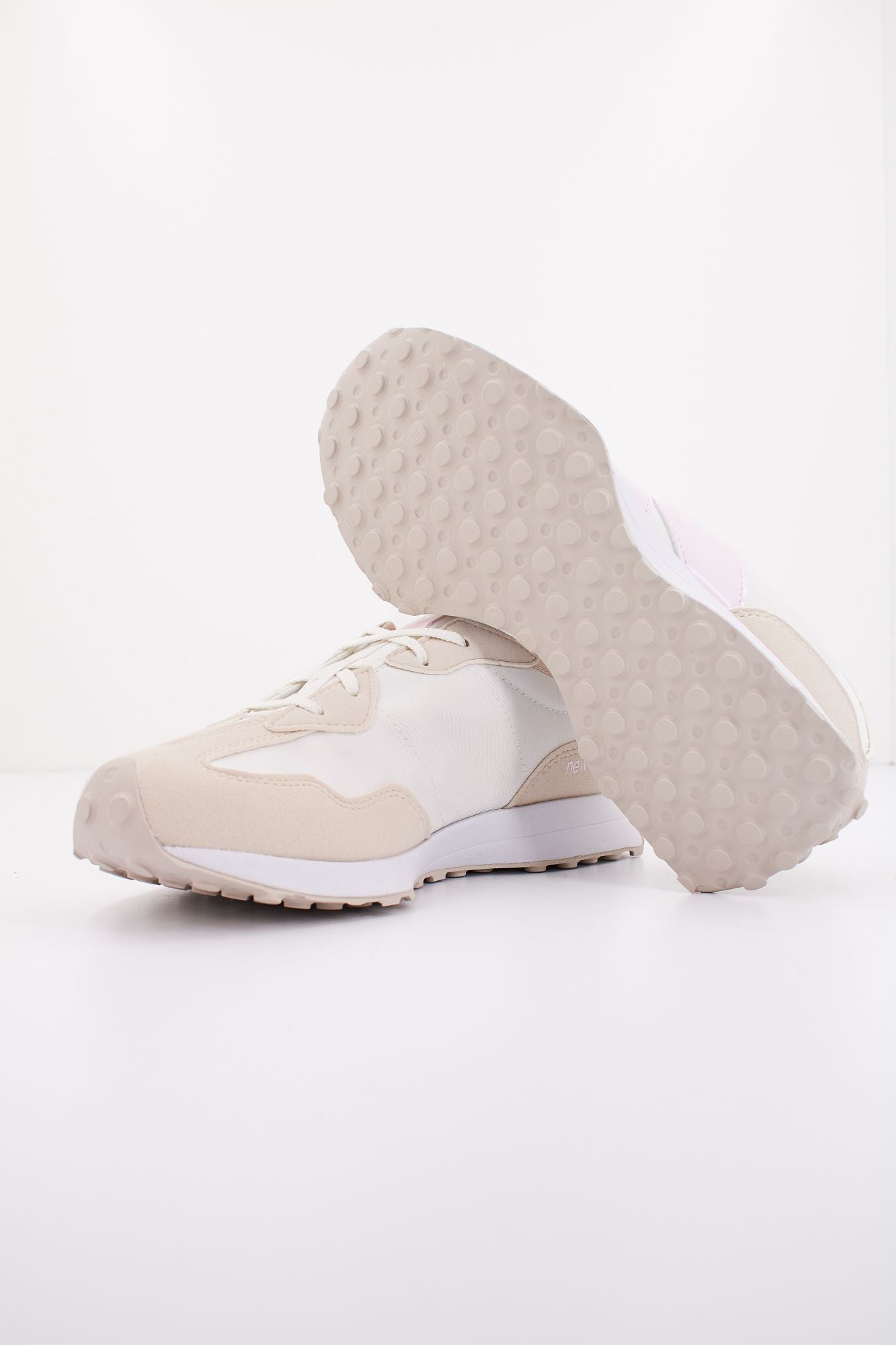 NEW BALANCE GS327 SPG en color BEIS (4)