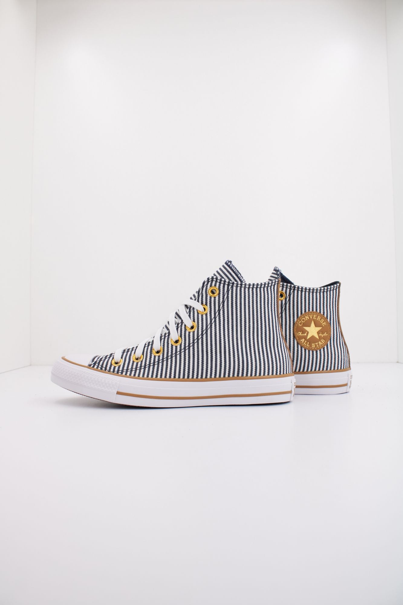 CONVERSE CHUCK TAYLOR ALL STAR HI en color AZUL (1)