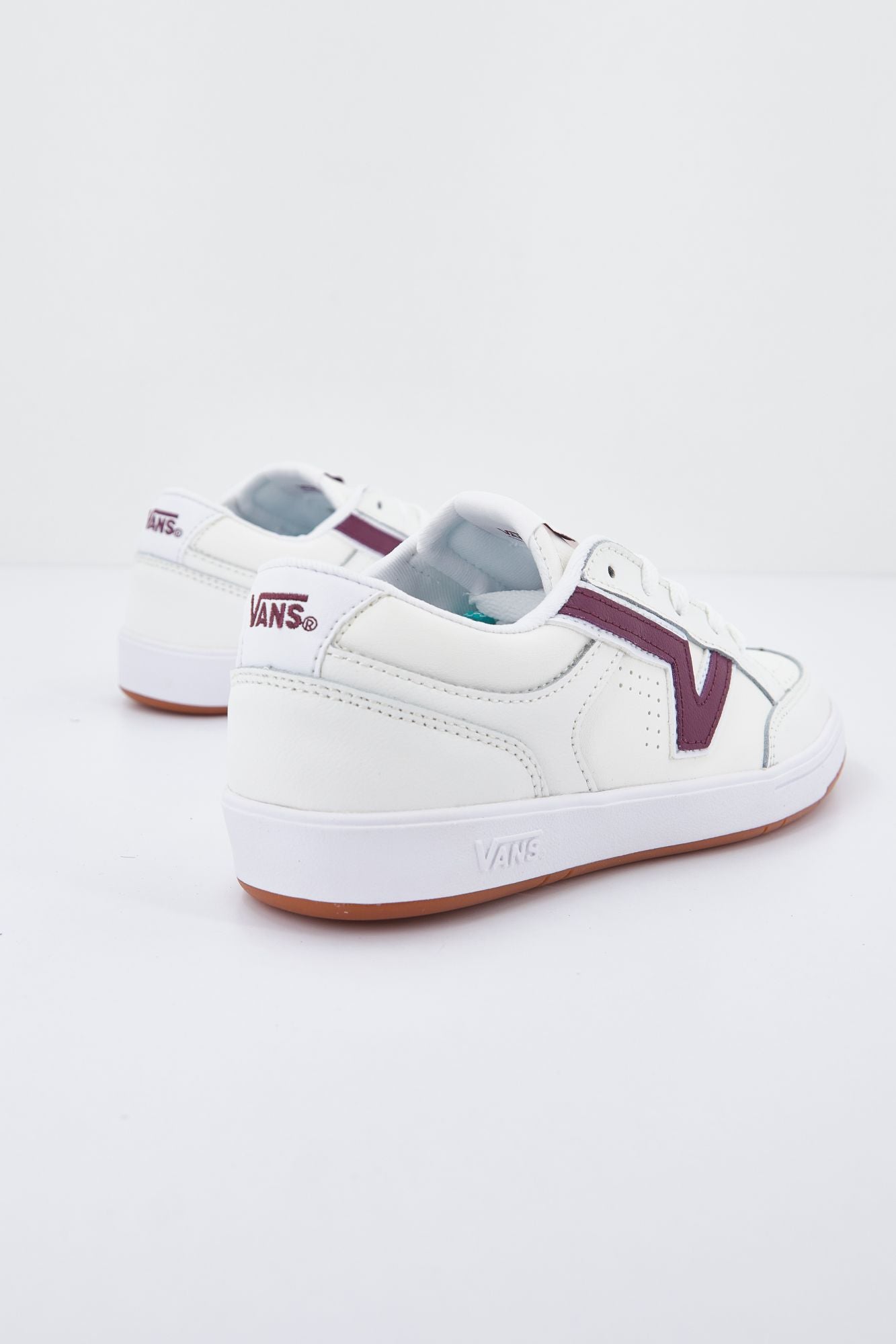 VANS UA LOWLAND CC en color BLANCO (3)