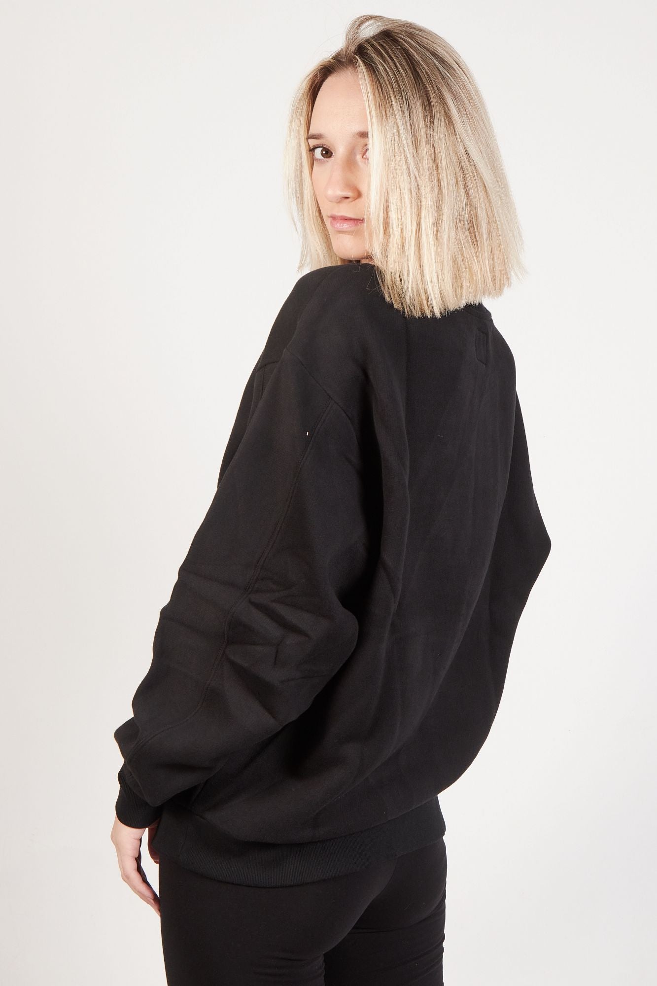 VANS COMFYCUSH CREW en color NEGRO (4)