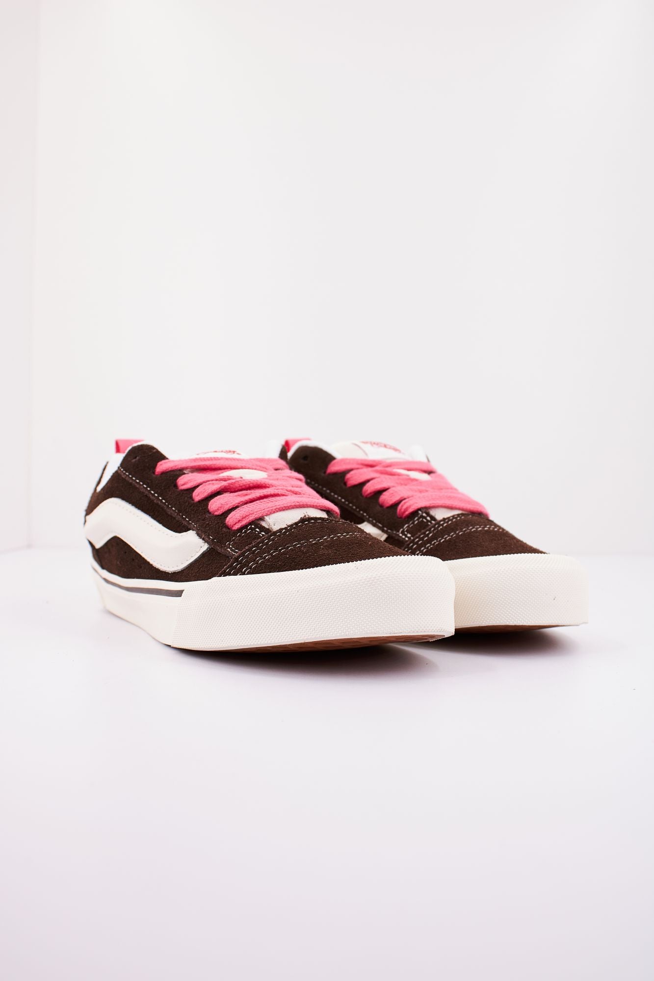 VANS KNU SKOOL RETRO en color MARRON (2)
