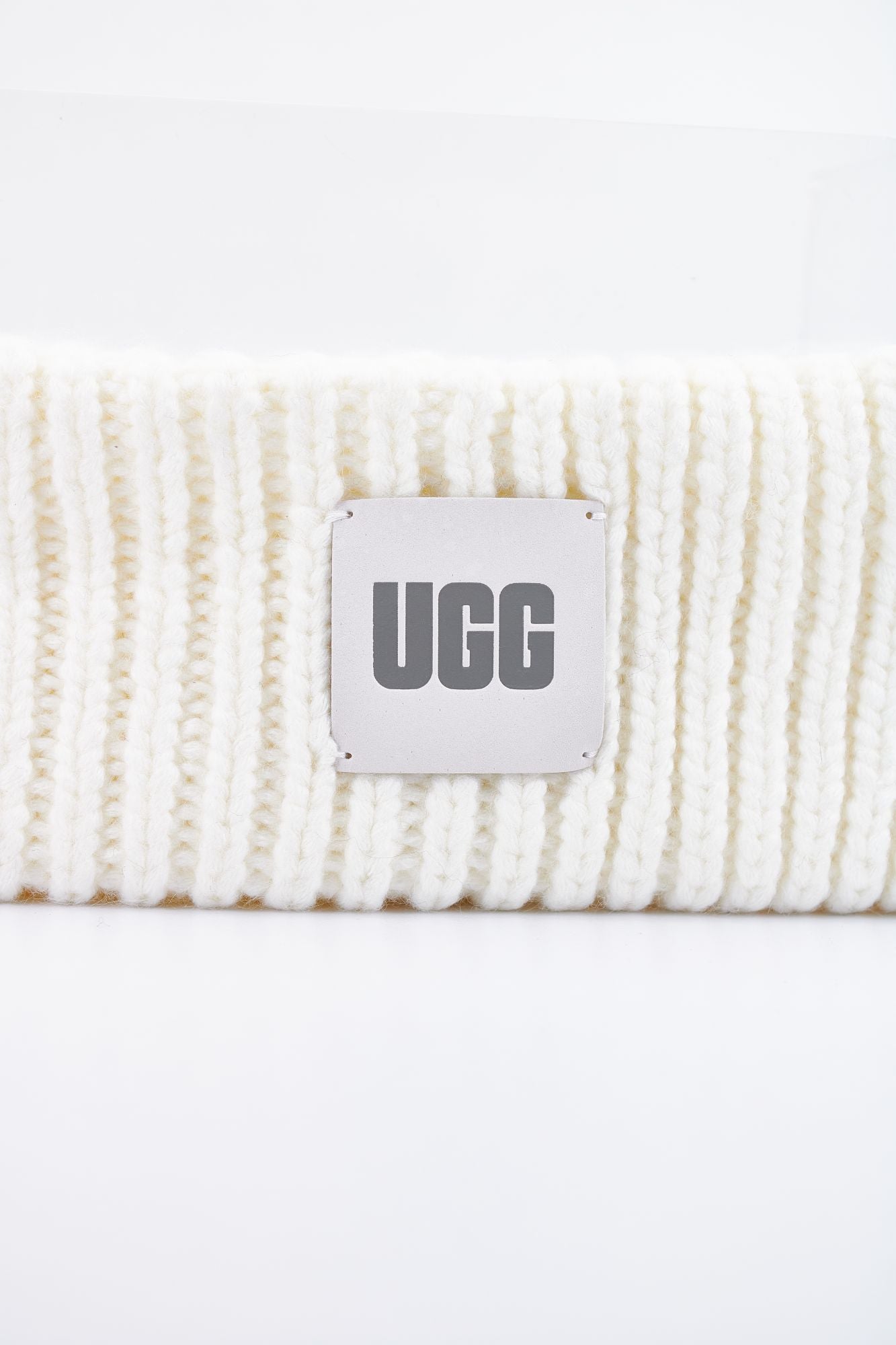 UGG W CHUNKY RIBBED HEADBAND en color BLANCO (3)