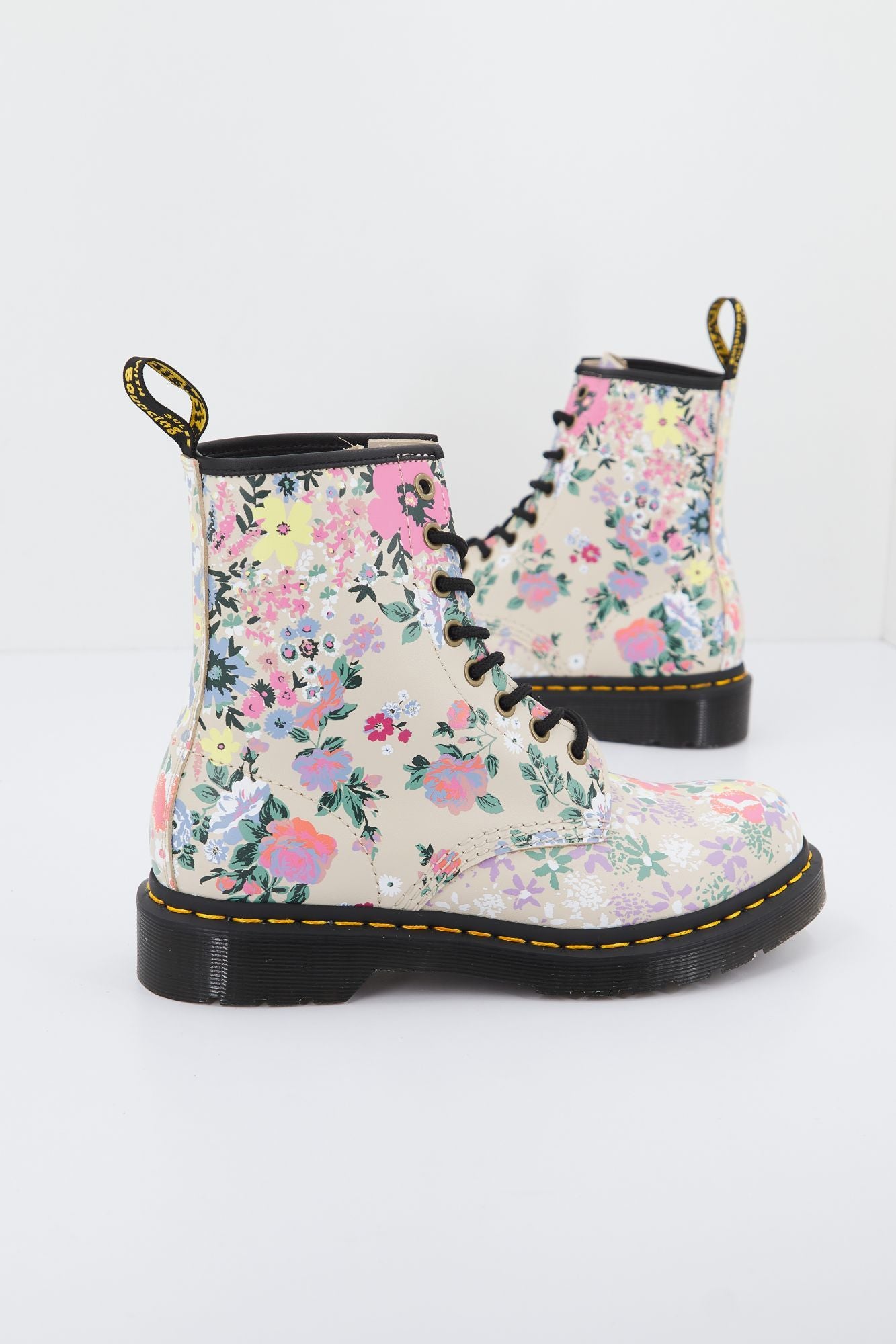 DR. MARTENS  PARCHMENT BACKHAND en color FLORAL (1)