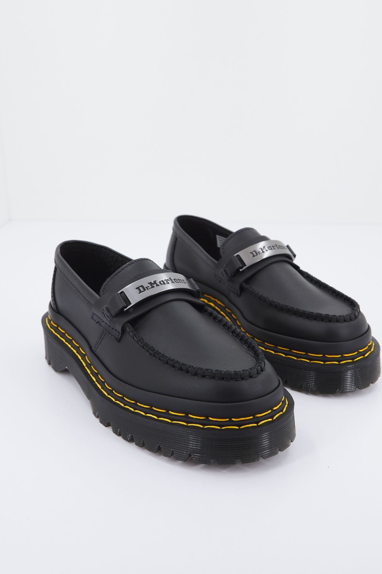 DR. MARTENS PENTON BEX DS PLTD en color NEGRO (1)