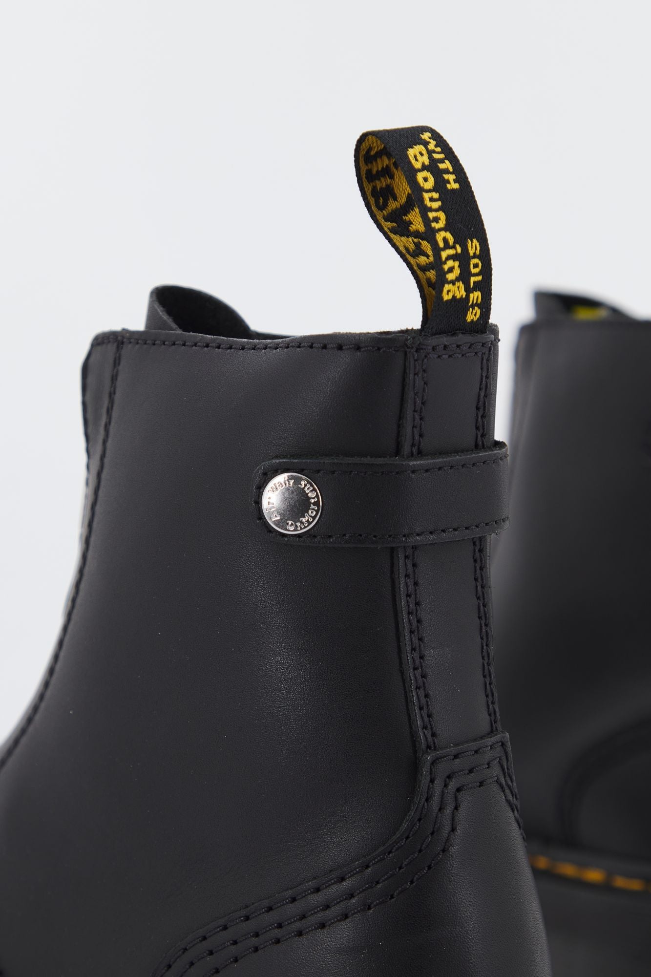 DR. MARTENS  JETTA SENDAL en color NEGRO (4)