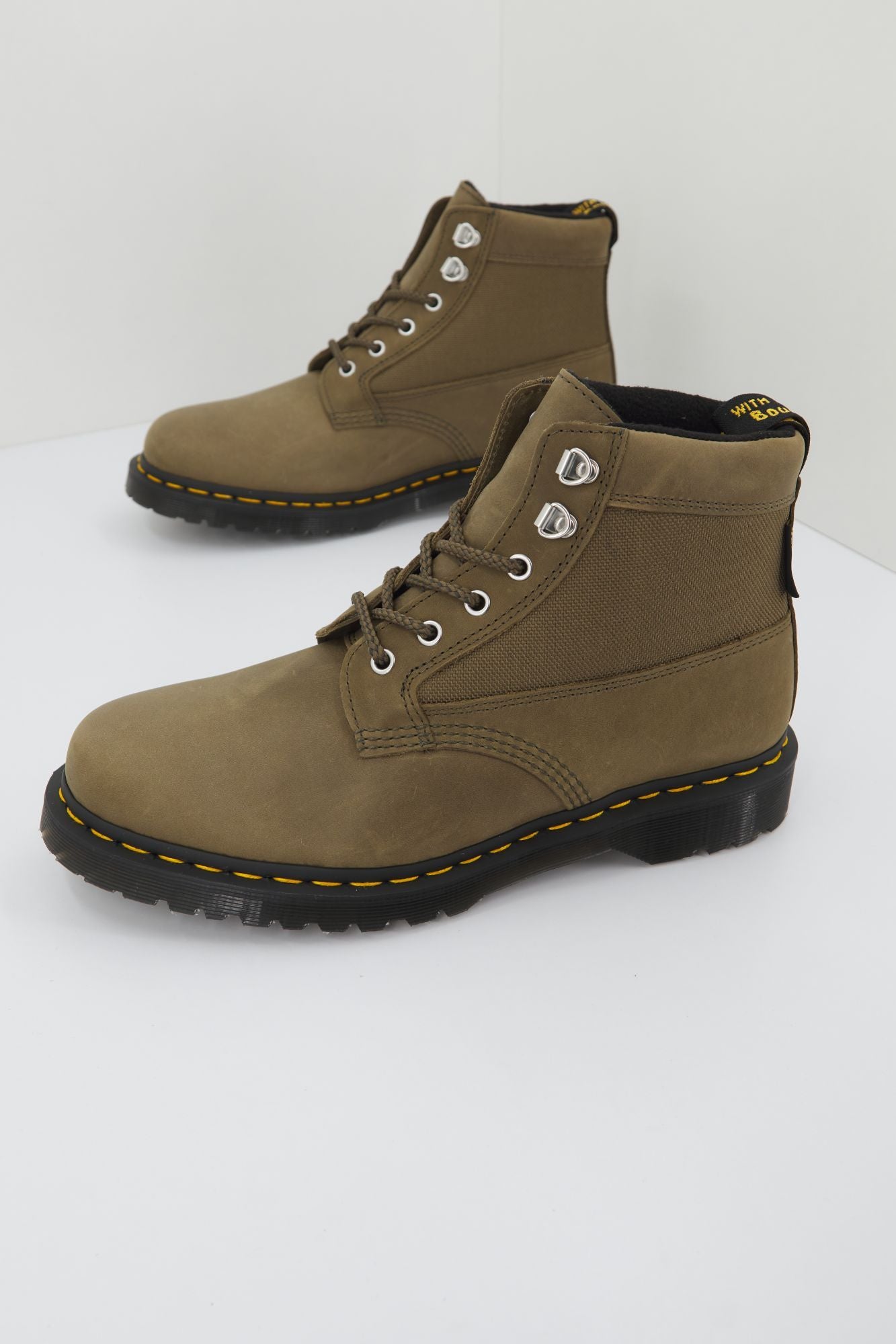 DR. MARTENS STREETER+EXTRA TOUGH en color VERDE (1)