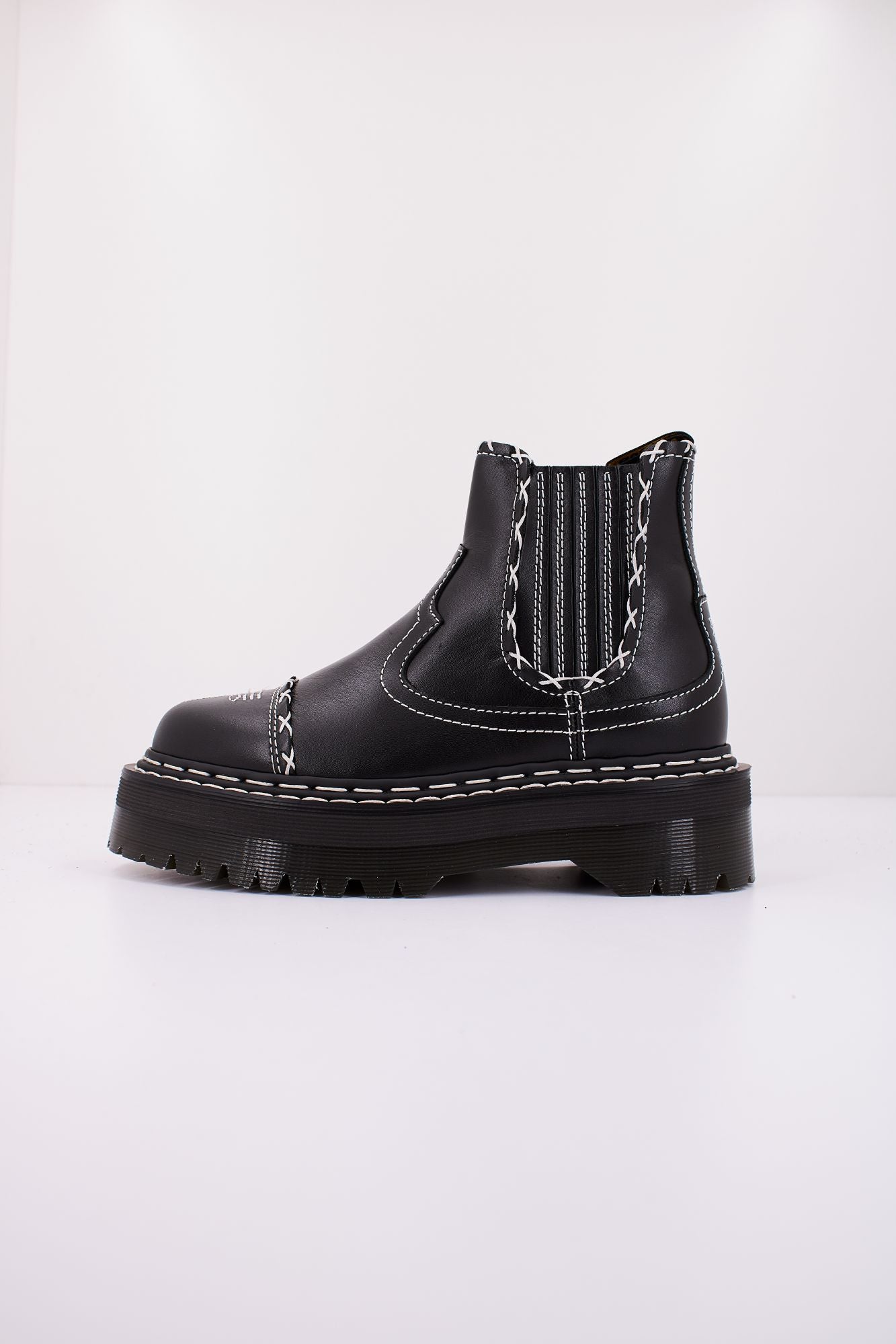 DR. MARTENS QUAD GA en color NEGRO (1)