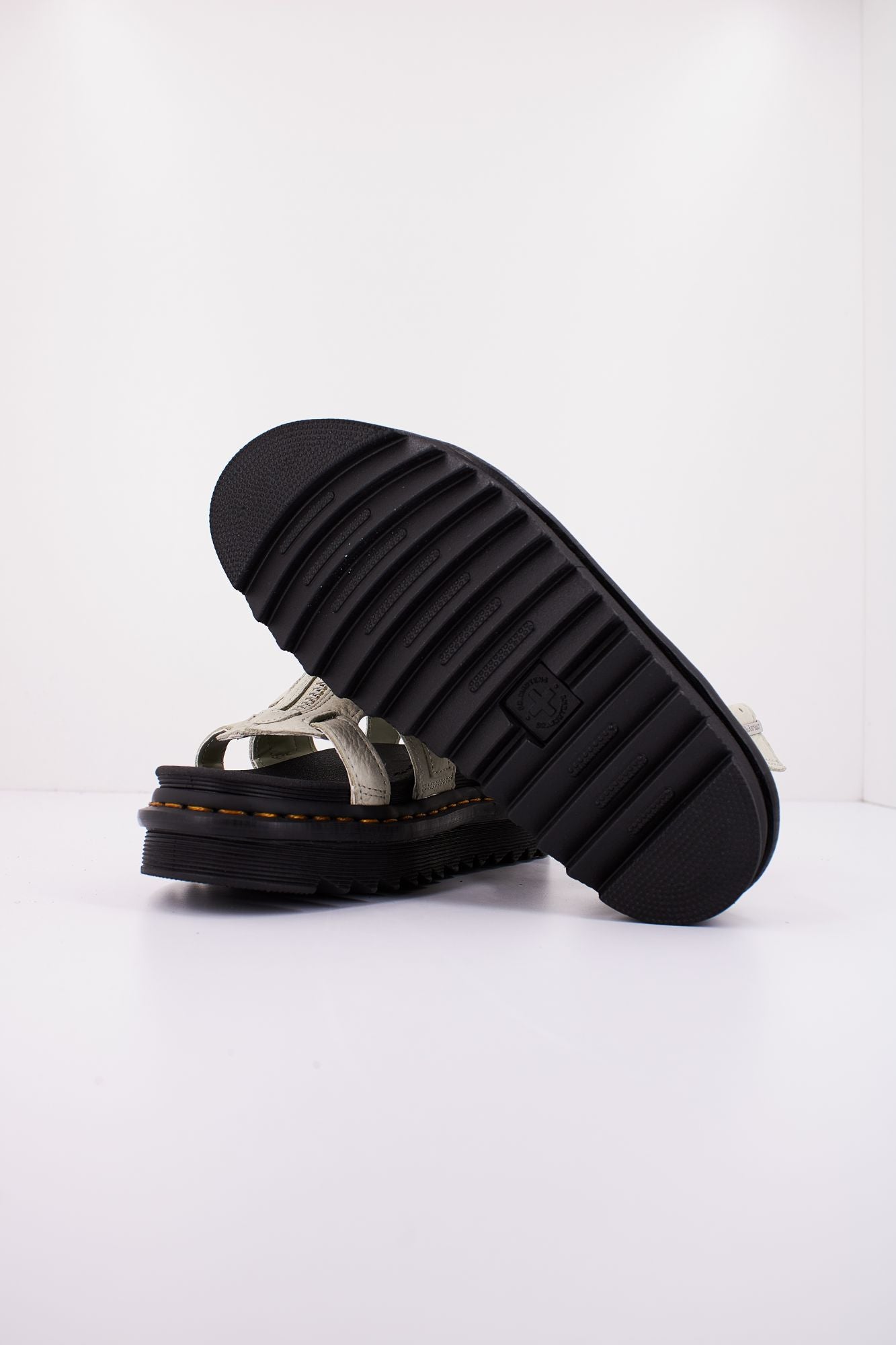 DR. MARTENS OLSON en color VERDE (4)