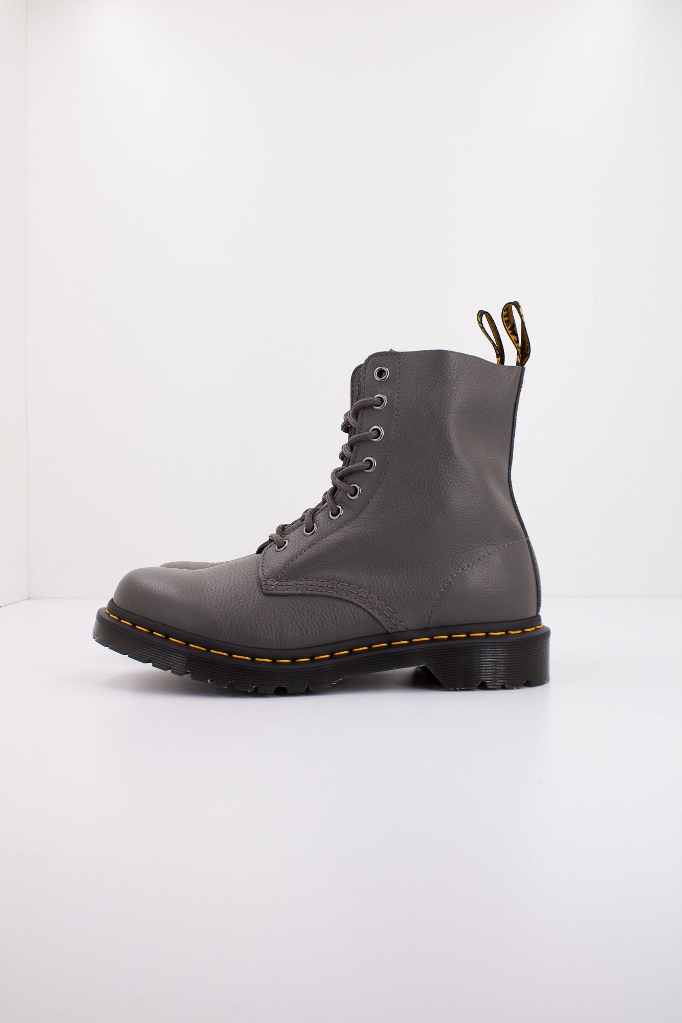 DR. MARTENS PASCAL en color GRIS (1)