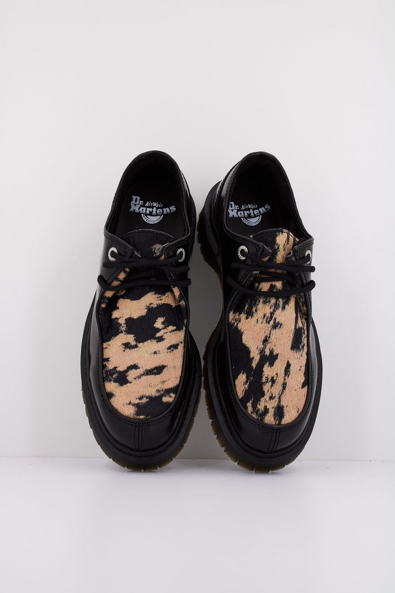 DR. MARTENS  ZEFFIR 3I en color NEGRO (3)