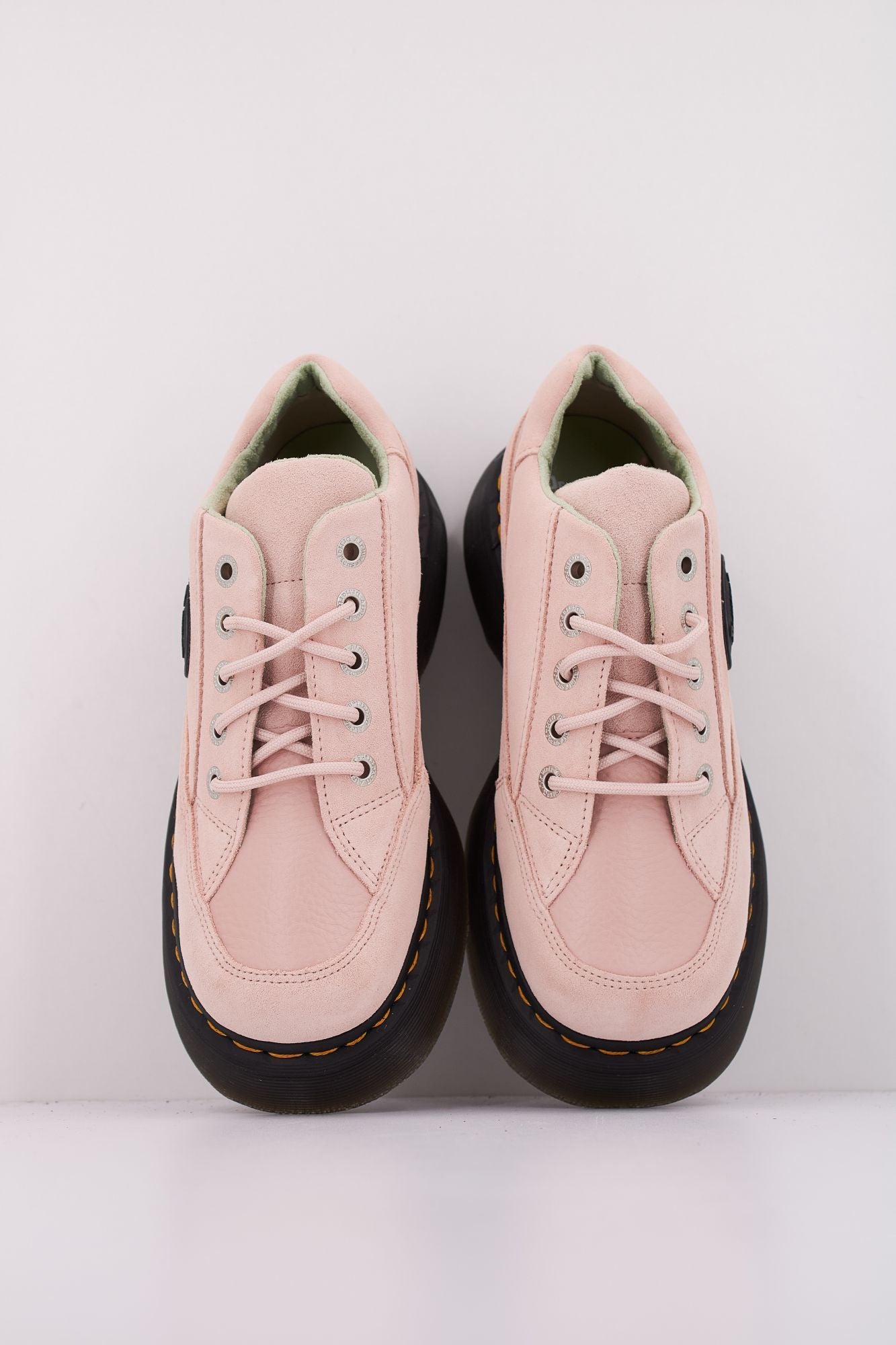 DR. MARTENS BUZZ  en color ROSA (3)