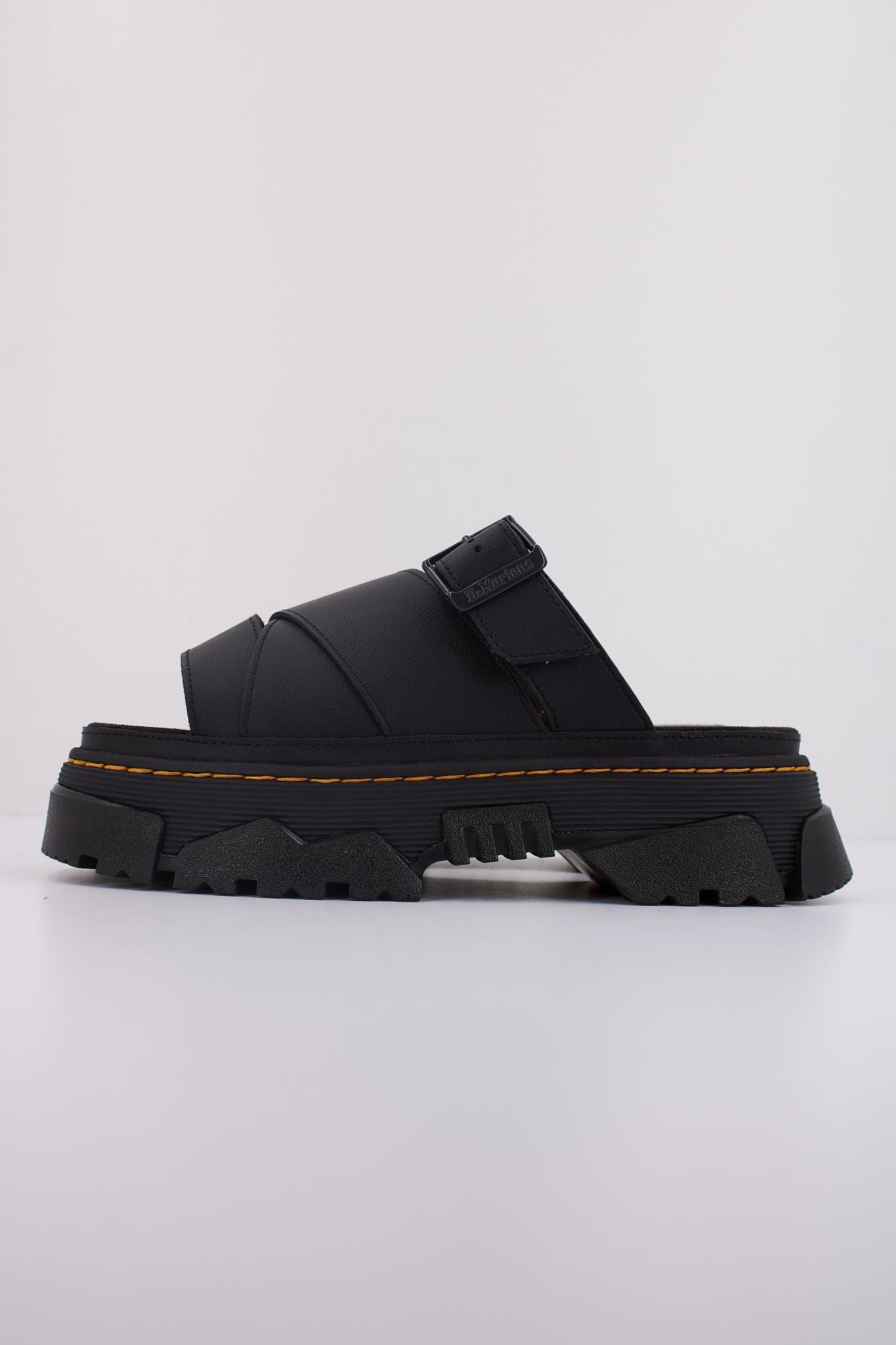 DR. MARTENS MATTISON SLIDE en color NEGRO (1)
