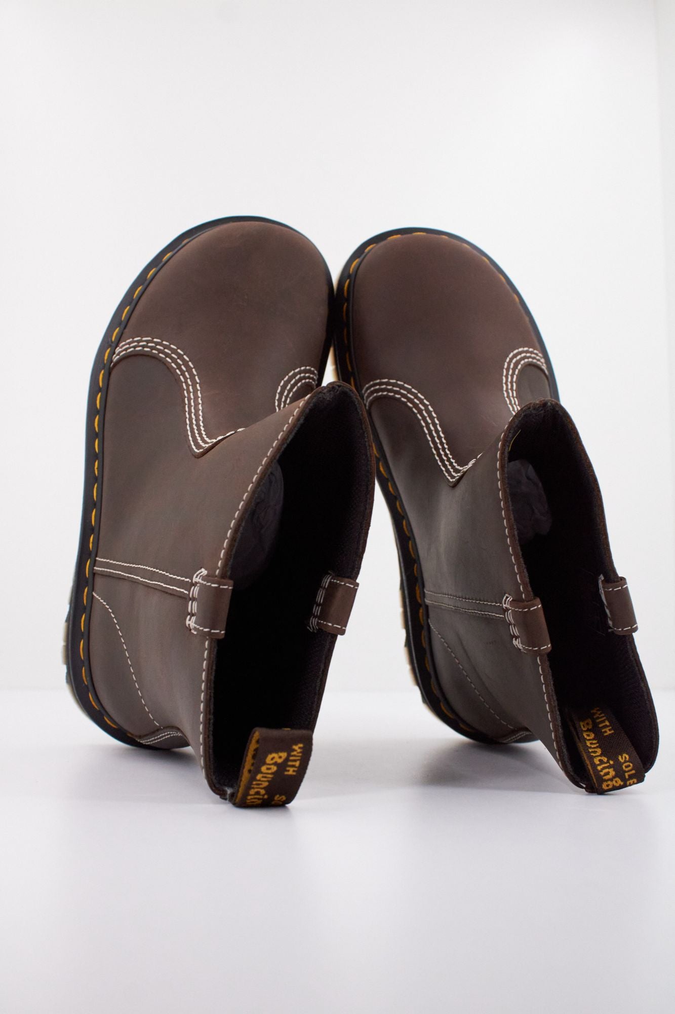 DR. MARTENS  ZEBZAG RIGGER  en color MARRON (3)