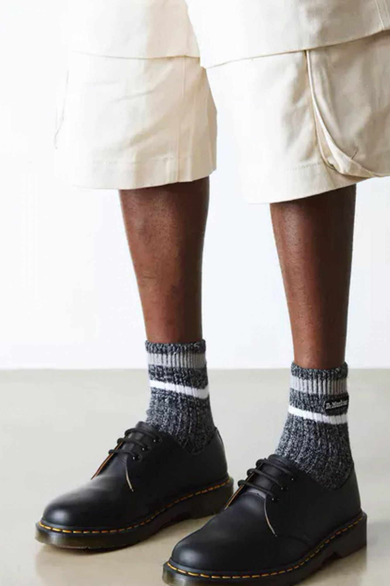 DR. MARTENS  SHORT MARL SOCK  en color GRIS (2)