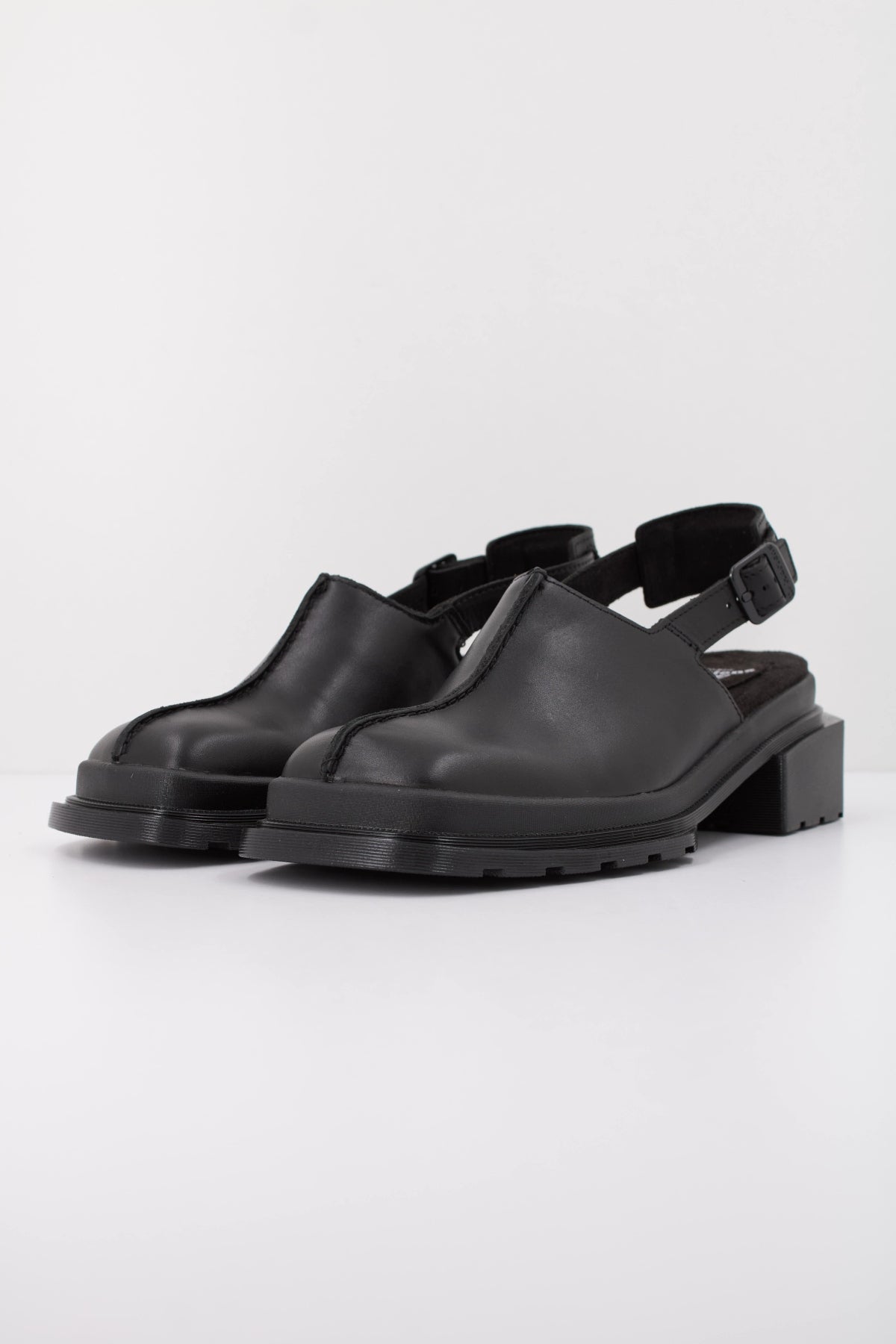 DR. MARTENS  MAYBOLE MULE  en color NEGRO (2)