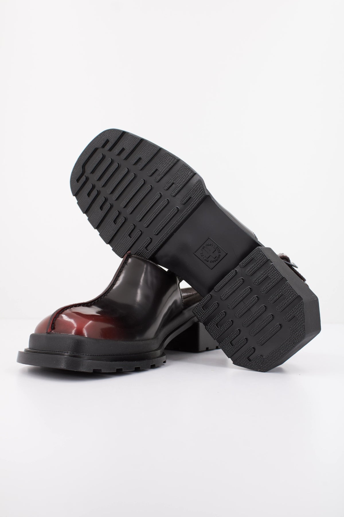 DR. MARTENS MAYBOLE MULE en color BURDEOS (5)