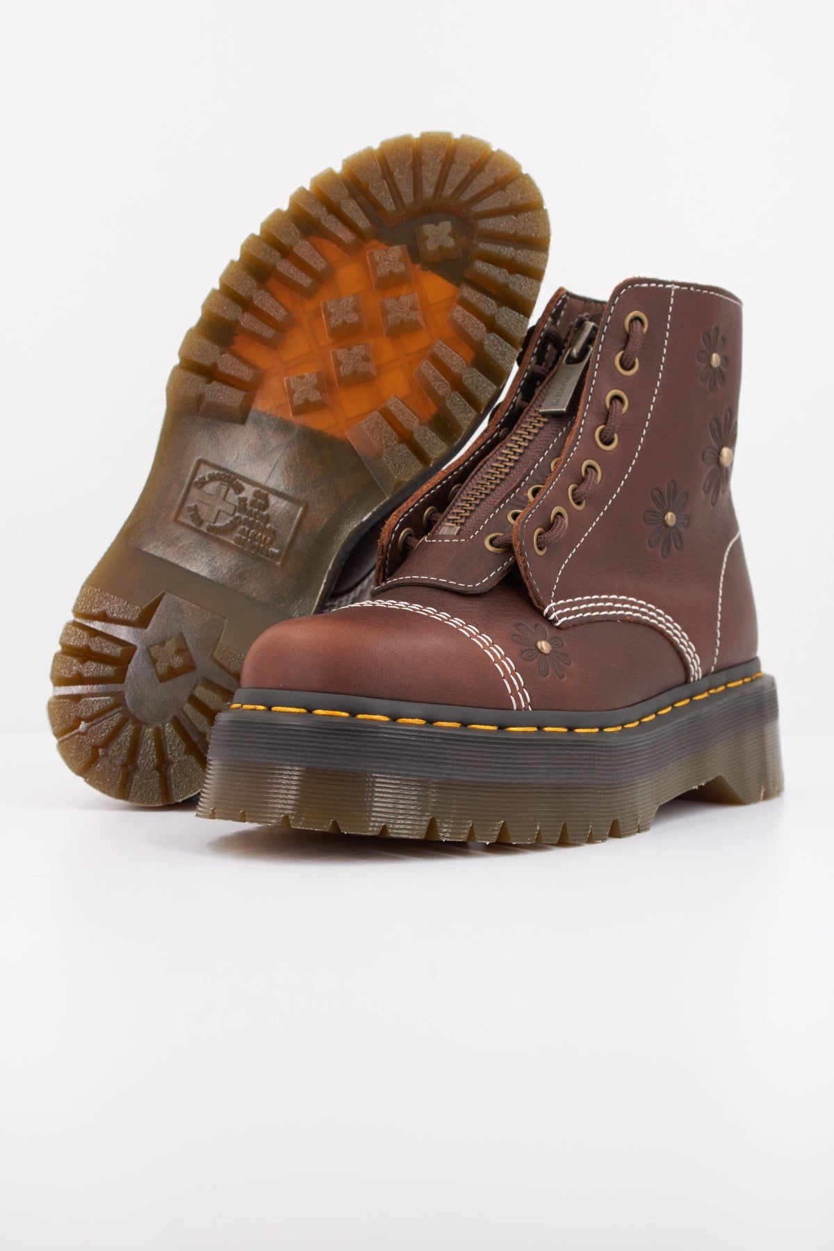 DR. MARTENS SINCLAIR FLOWER en color MARRON (5)