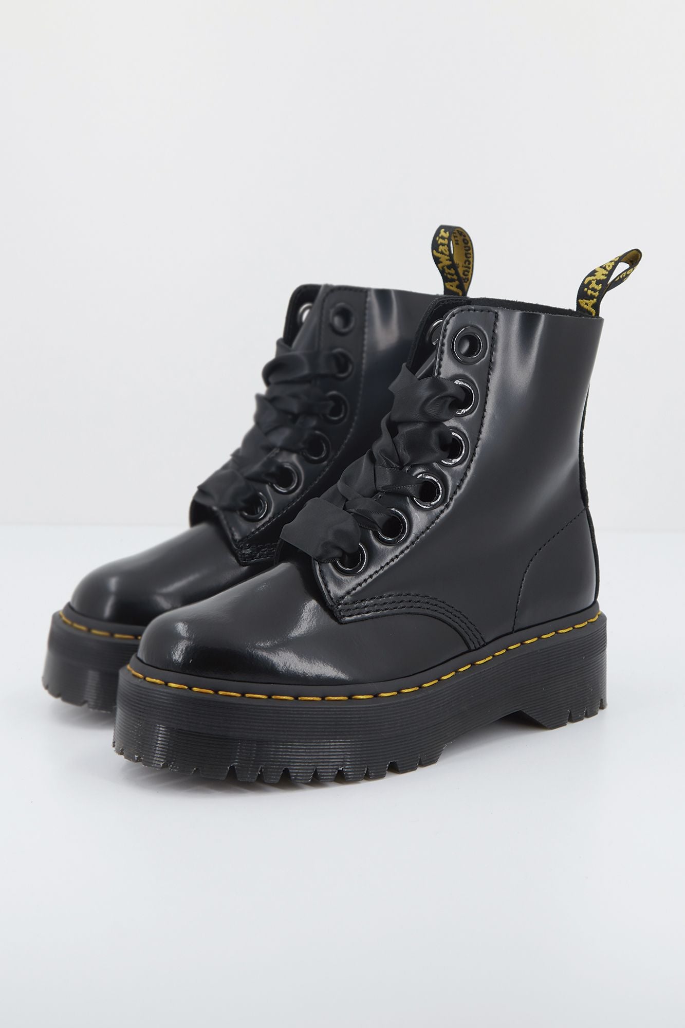 DR. MARTENS  MOLLY 6-EYE BUTTERO en color NEGRO (1)