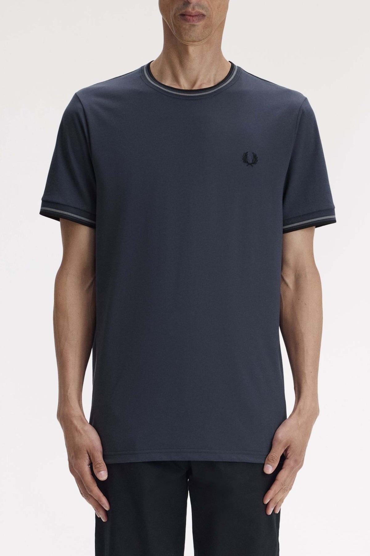 FRED PERRY  TWIN TIPPED T-SHIRT en color GRIS (1)
