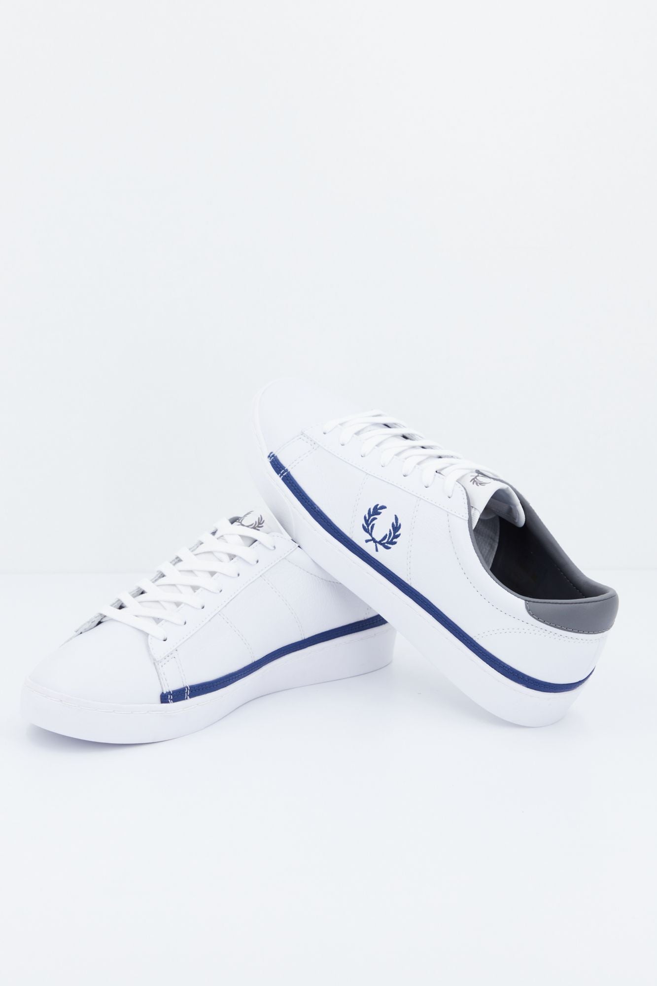 FRED PERRY  SPENCER LEATHER en color BLANCO (2)