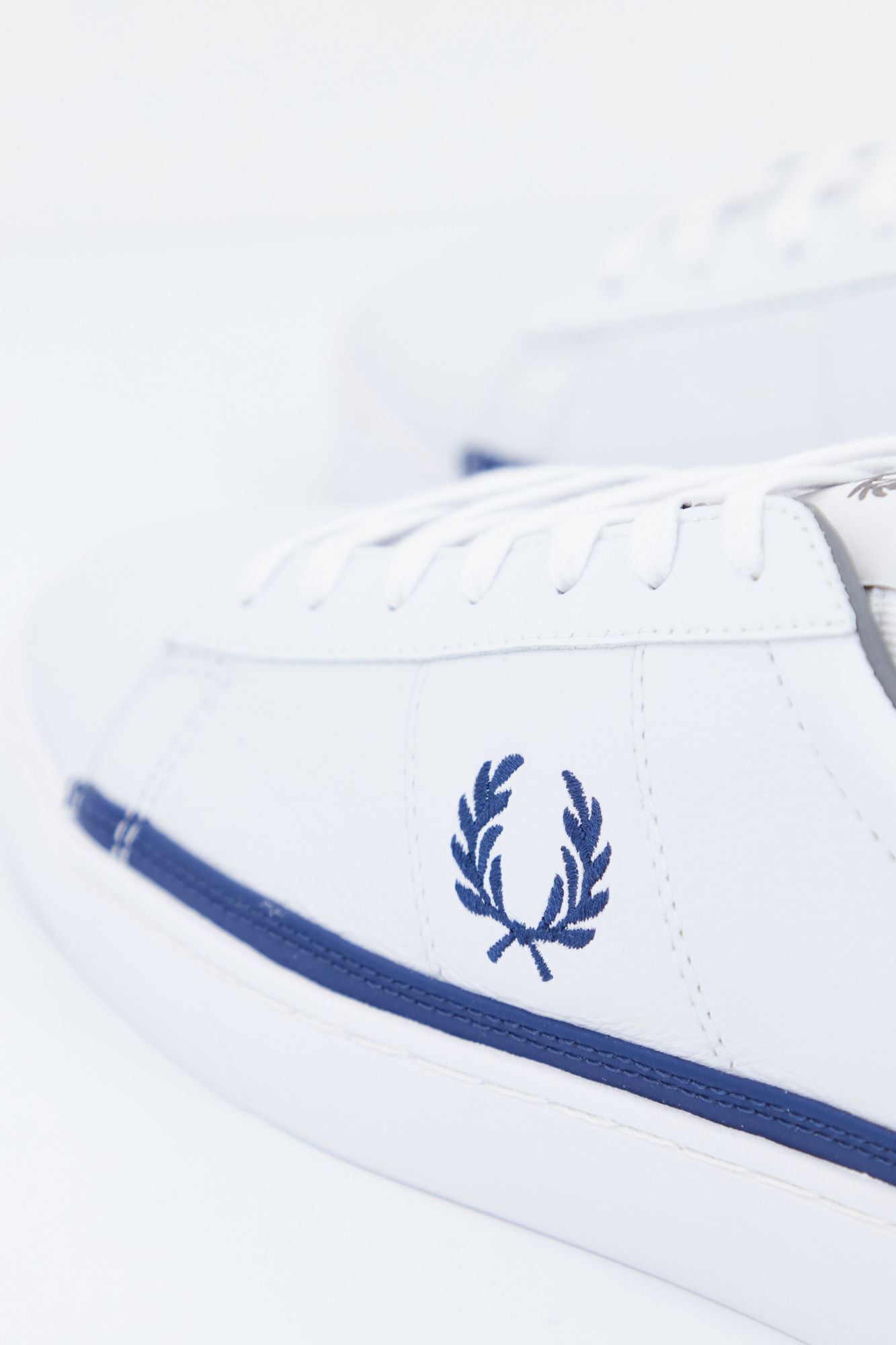 FRED PERRY  SPENCER LEATHER en color BLANCO (4)