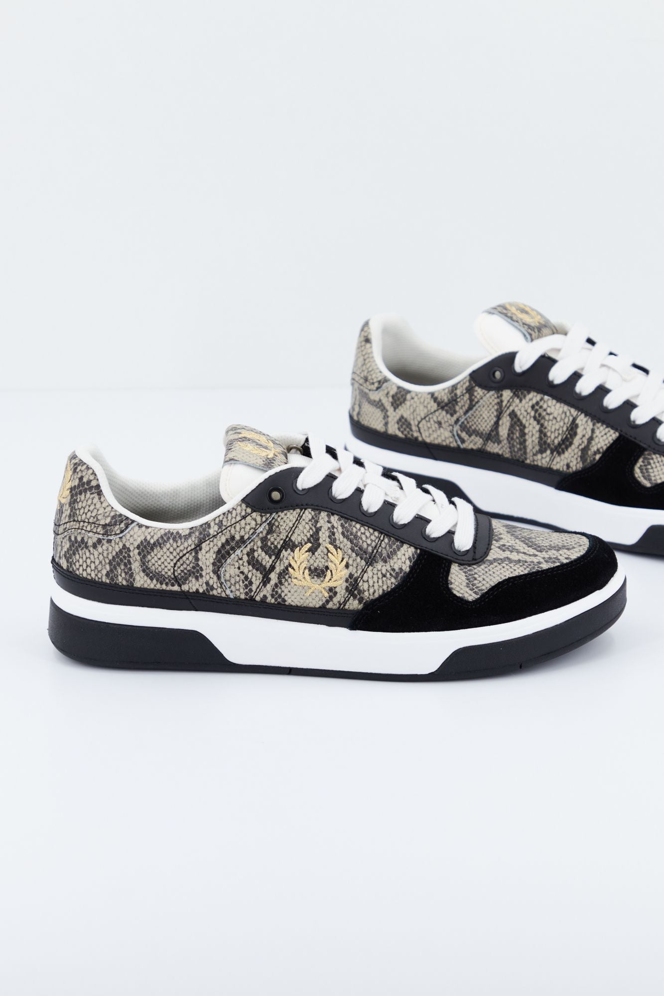 FRED PERRY EMBOSSED LS en color ANIMAL PRINT (1)
