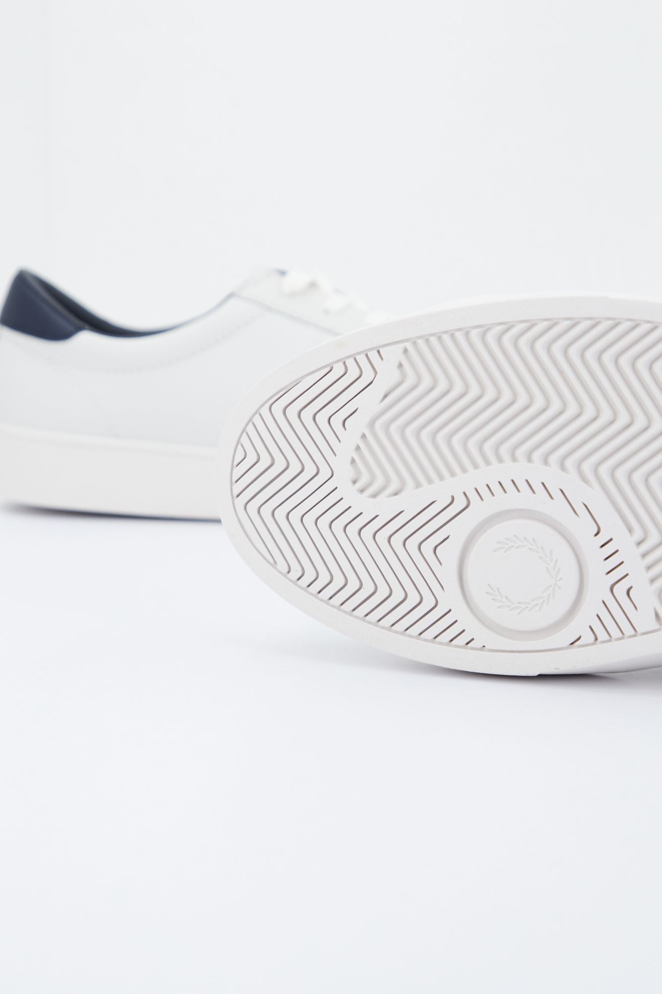 FRED PERRY SPENCER LEATHER en color BLANCO (4)