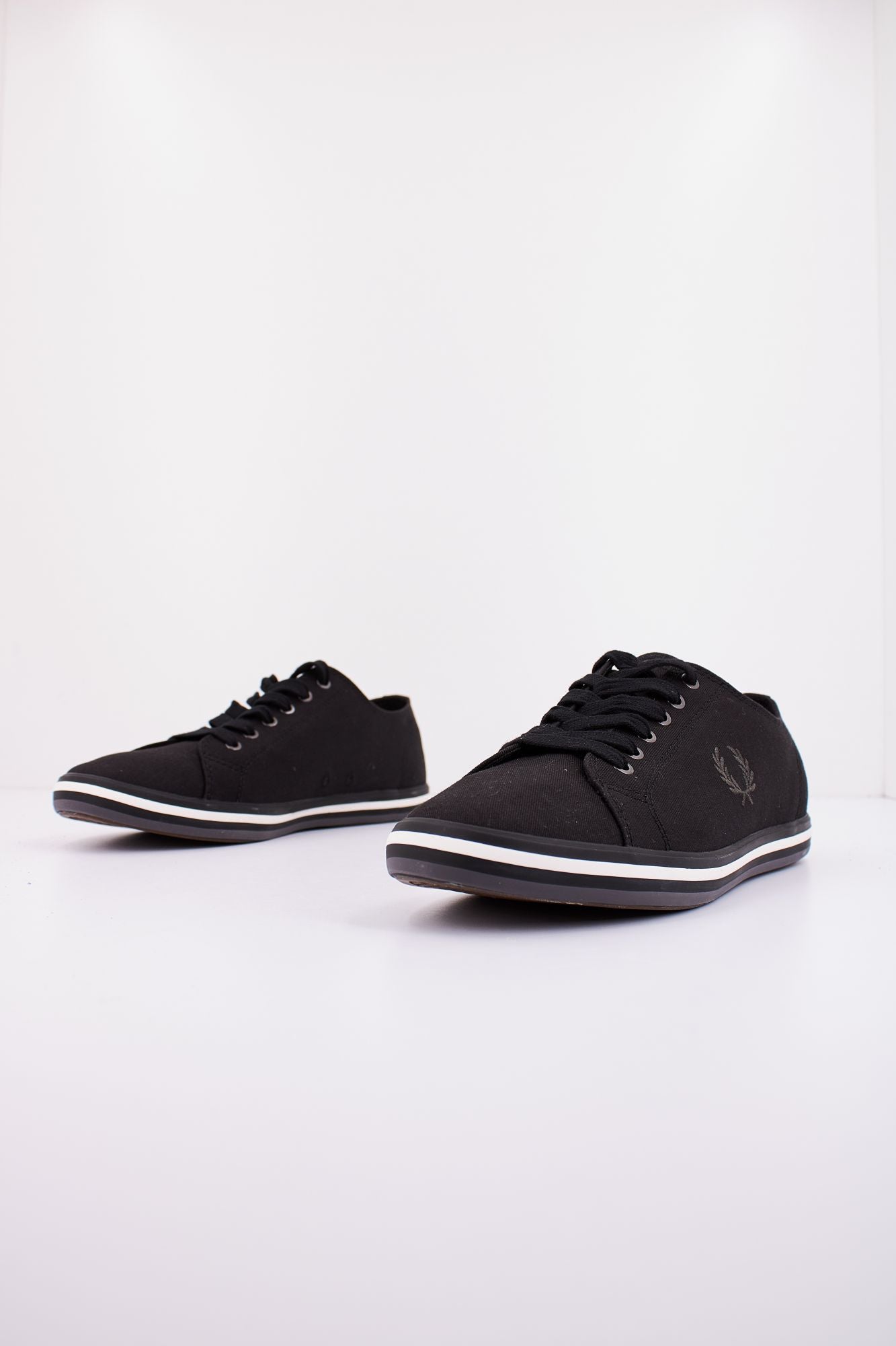 FRED PERRY KINGSTON TWILL en color NEGRO (2)