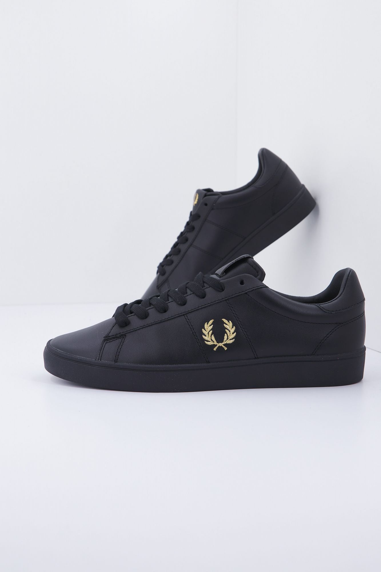 FRED PERRY B8250 en color NEGRO (1)