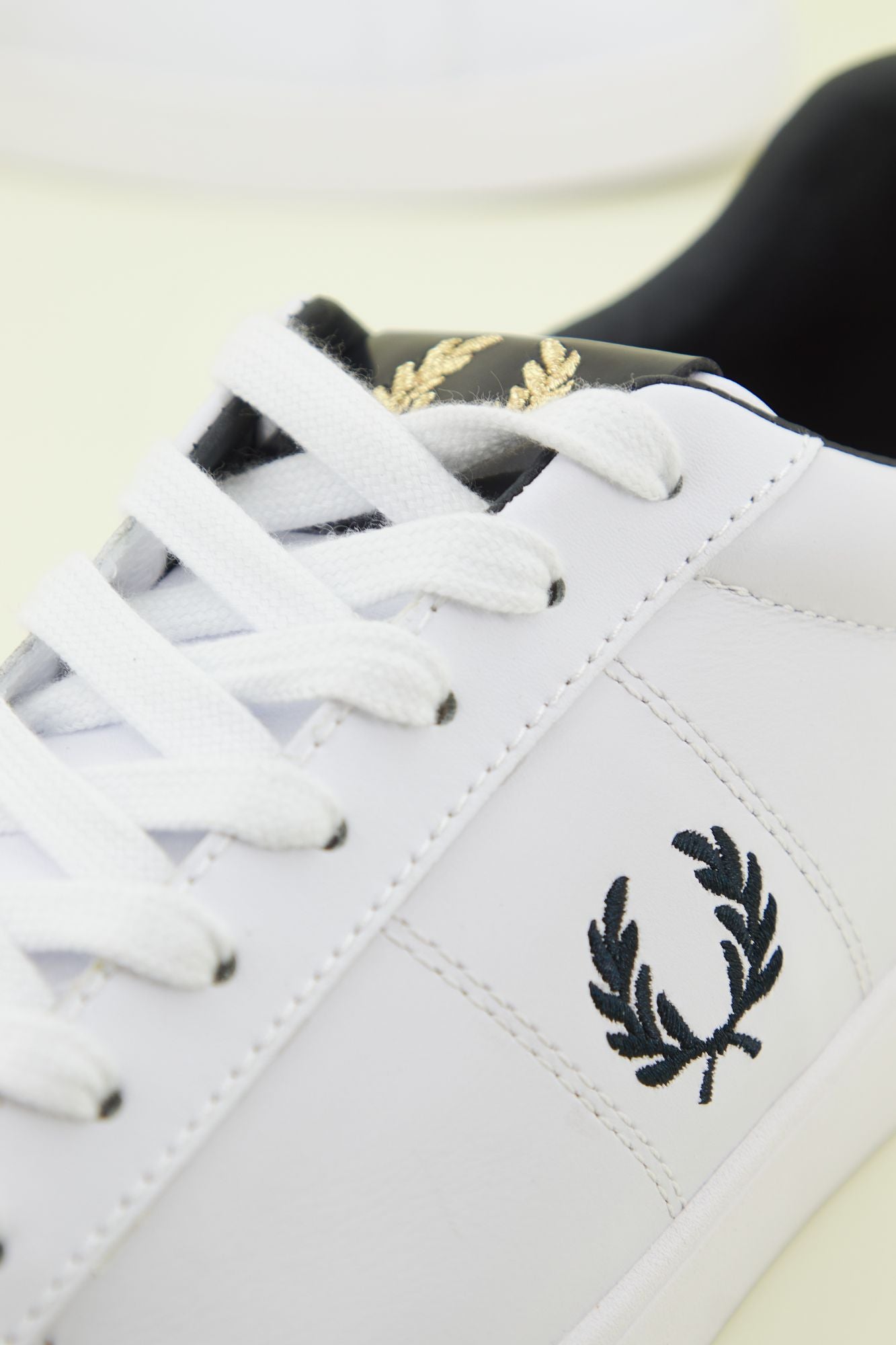 FRED PERRY SPENCER en color BLANCO (4)