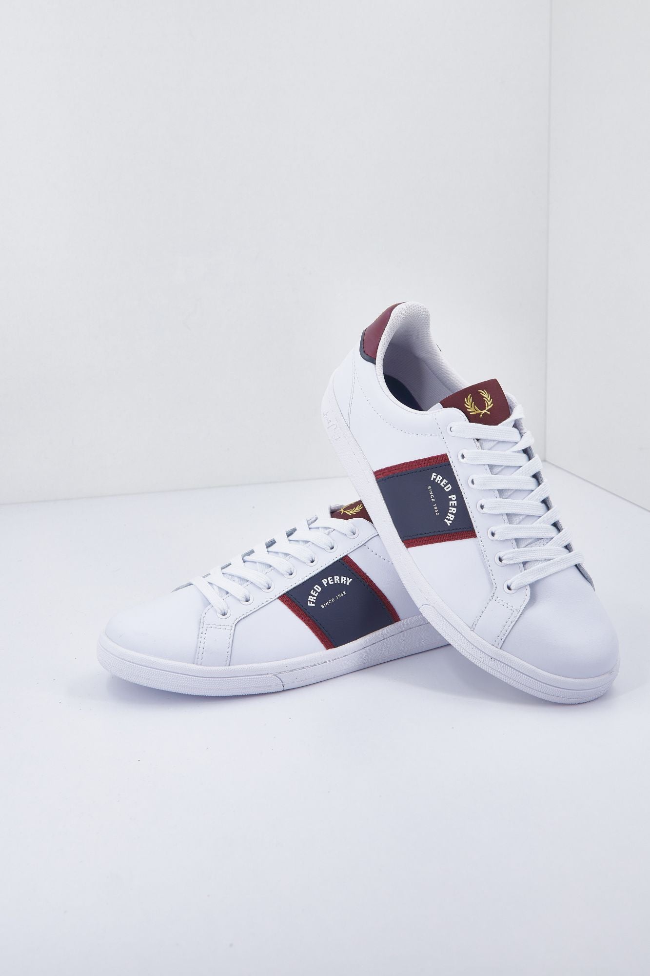 FRED PERRY B1254  en color BLANCO (2)