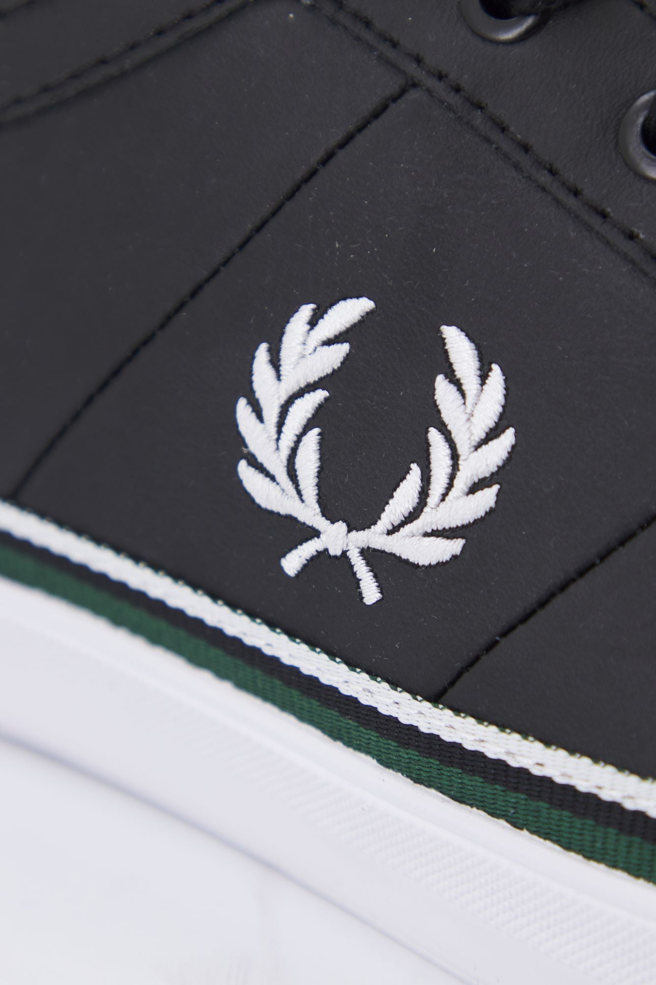 FRED PERRY  BASELINE TIPPED en color NEGRO (4)