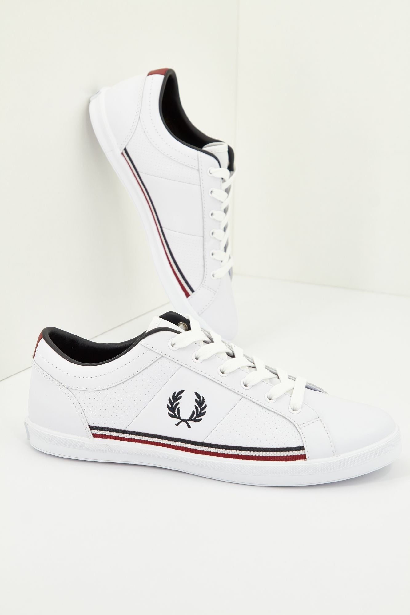 FRED PERRY  BASELINE PERF LEATH en color AZUL (1)