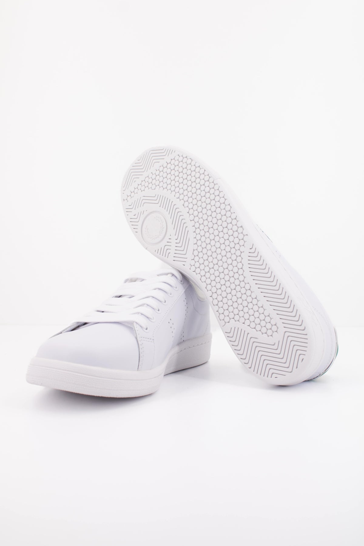 FRED PERRY B721 LEATHER en color BLANCO (5)